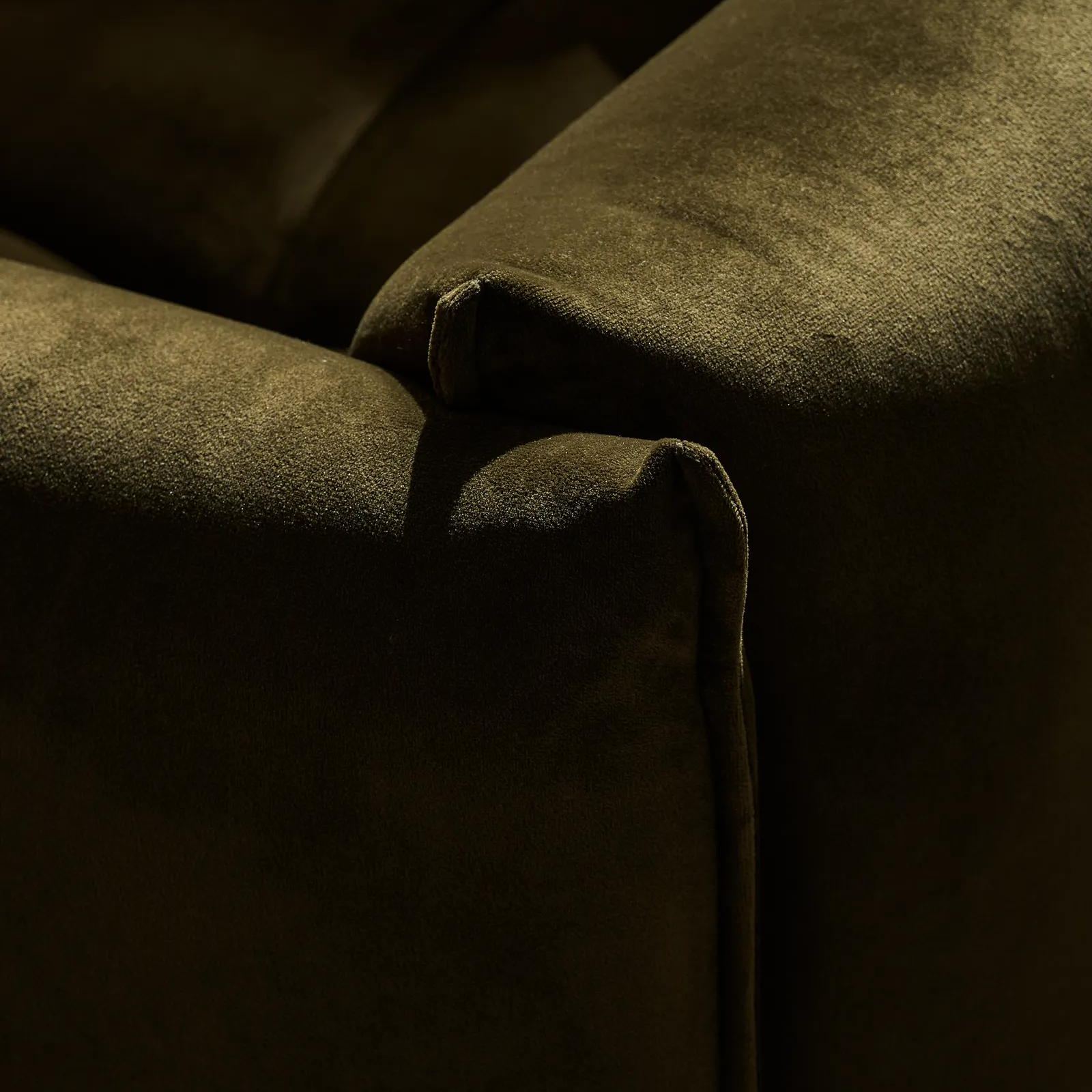 Reina Tufted Deep Olive Velvet Swivel Chair