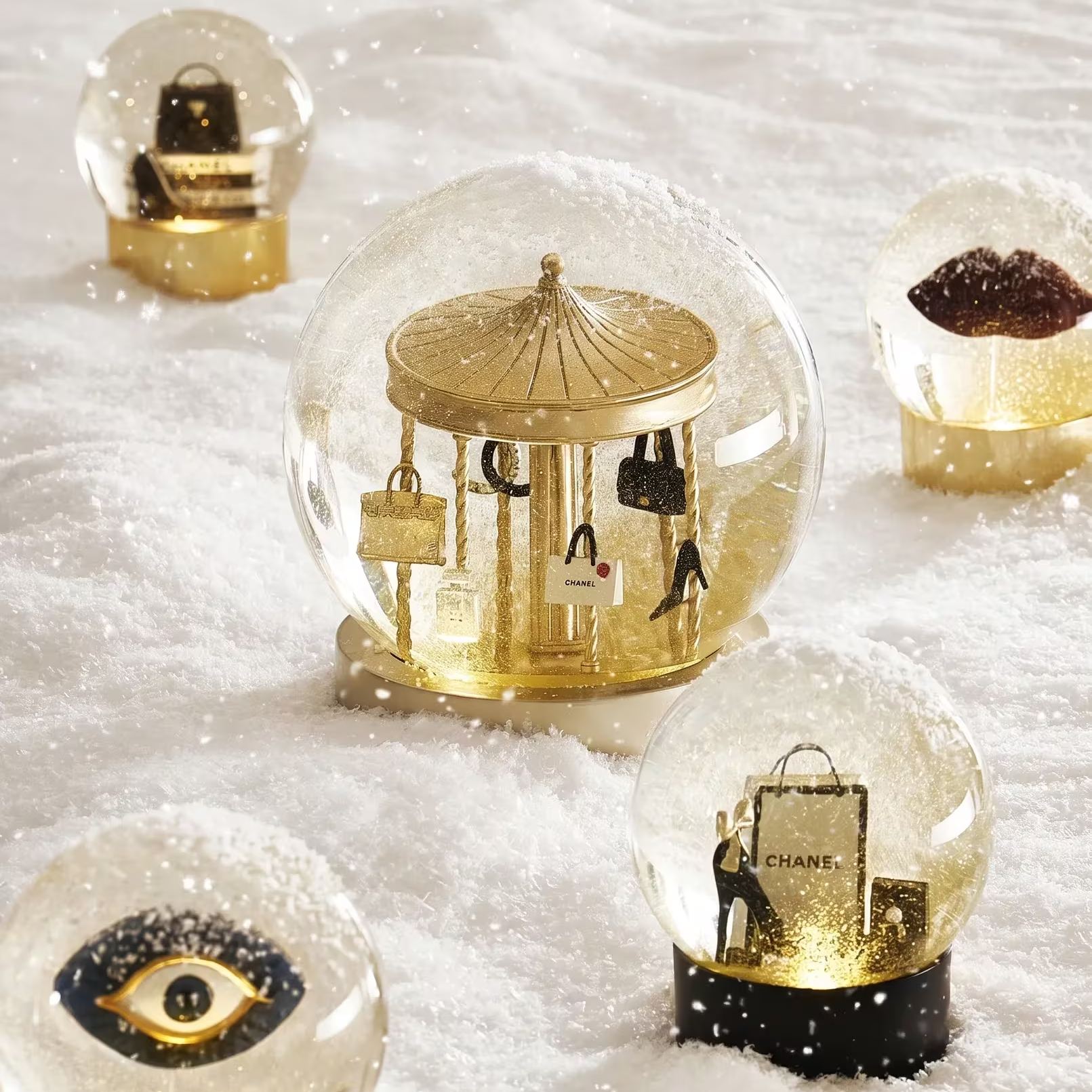 Lips Snow Globe