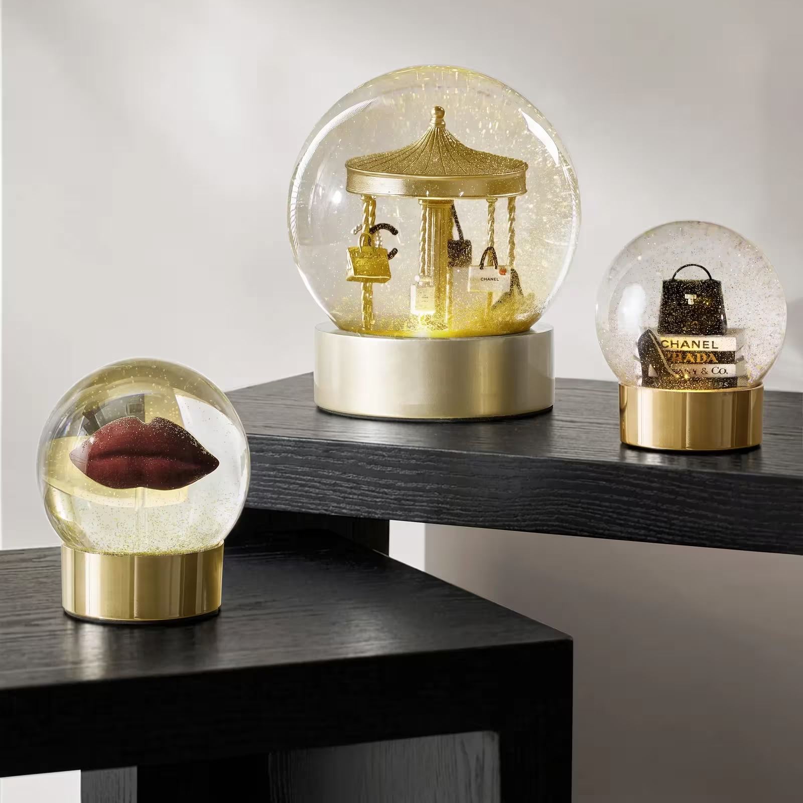 Lips Snow Globe
