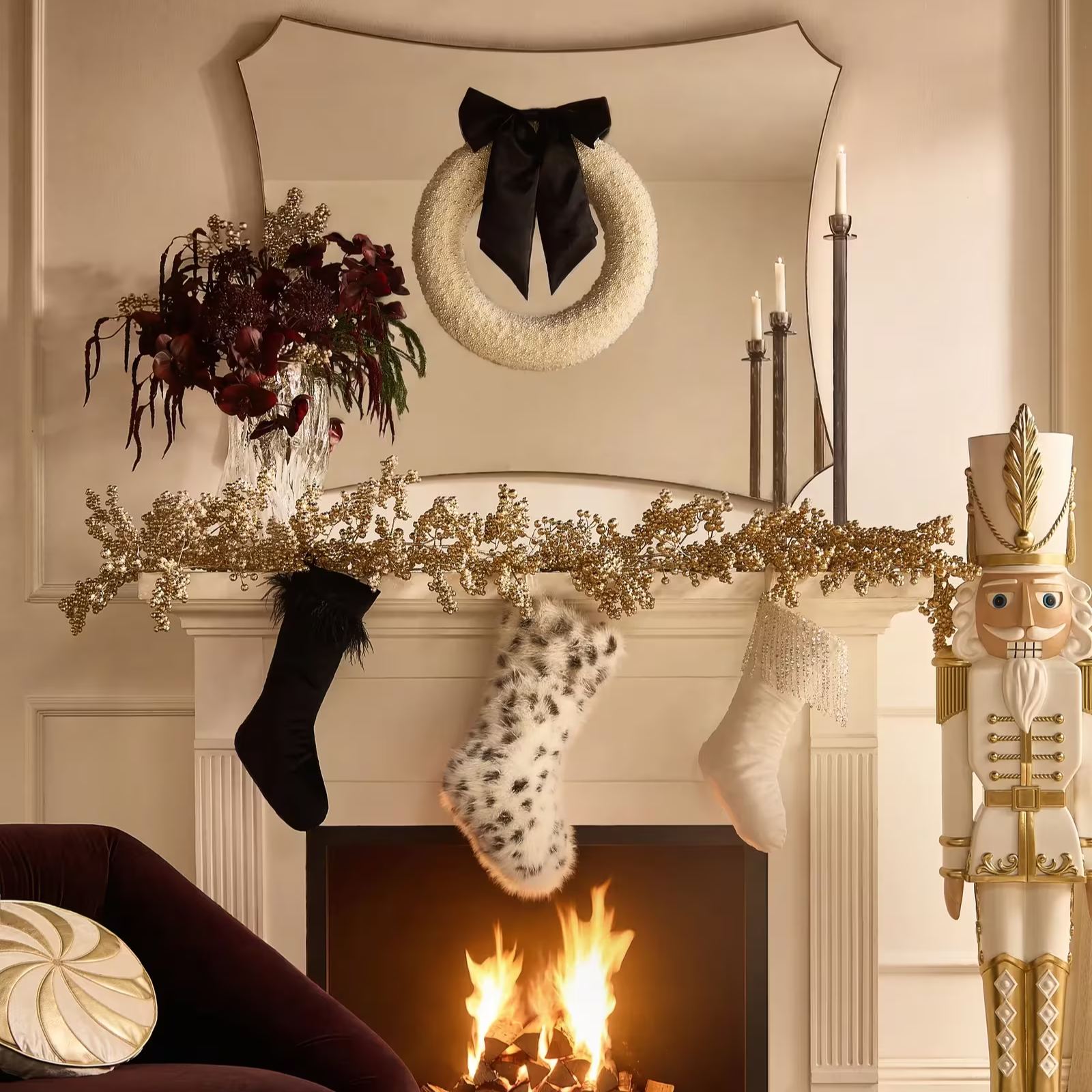 Pearls & Bow Holiday Wreath 20.5"