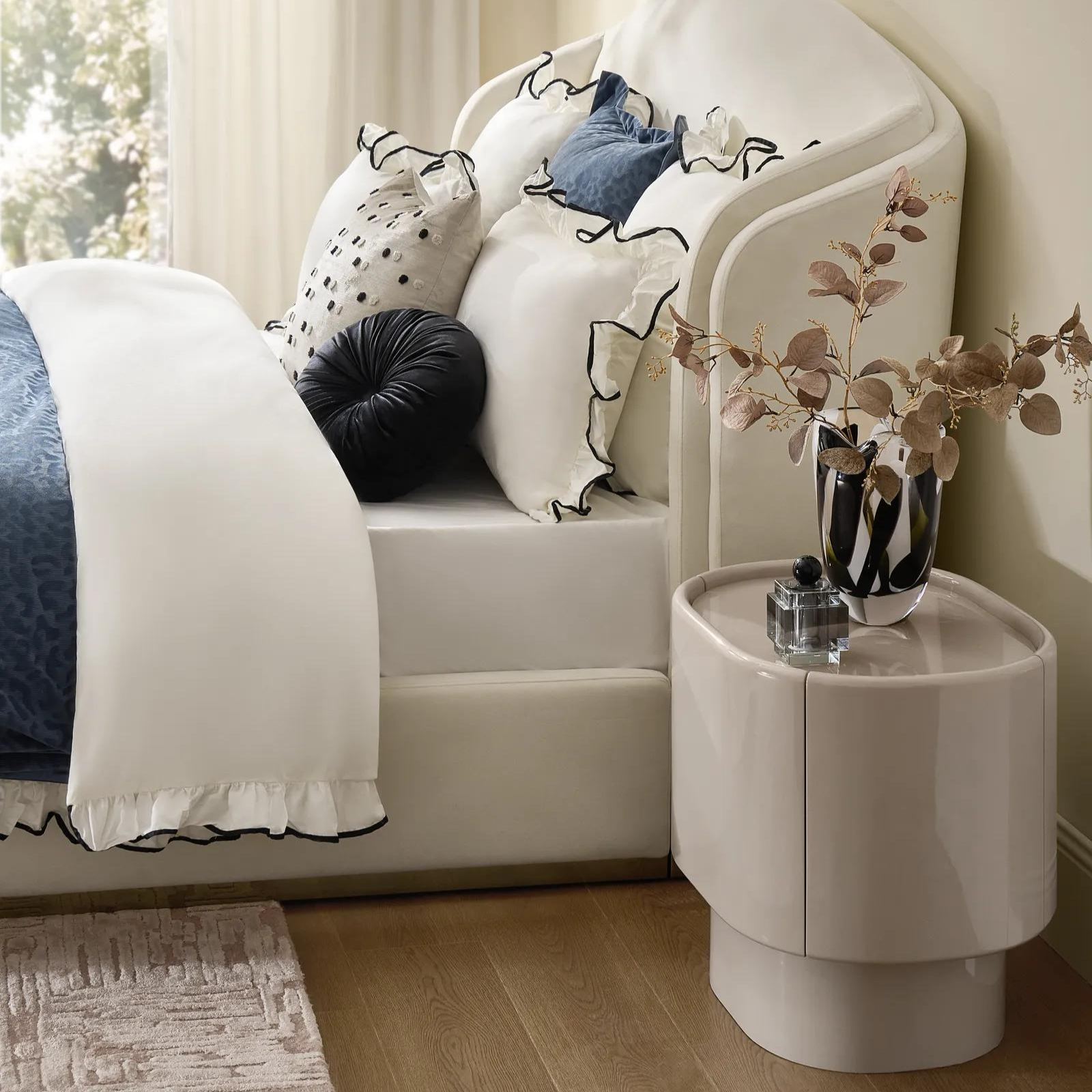 Velar Lacquered Turtle Dove 1-Drawer Nightstand With Glass Top (24")