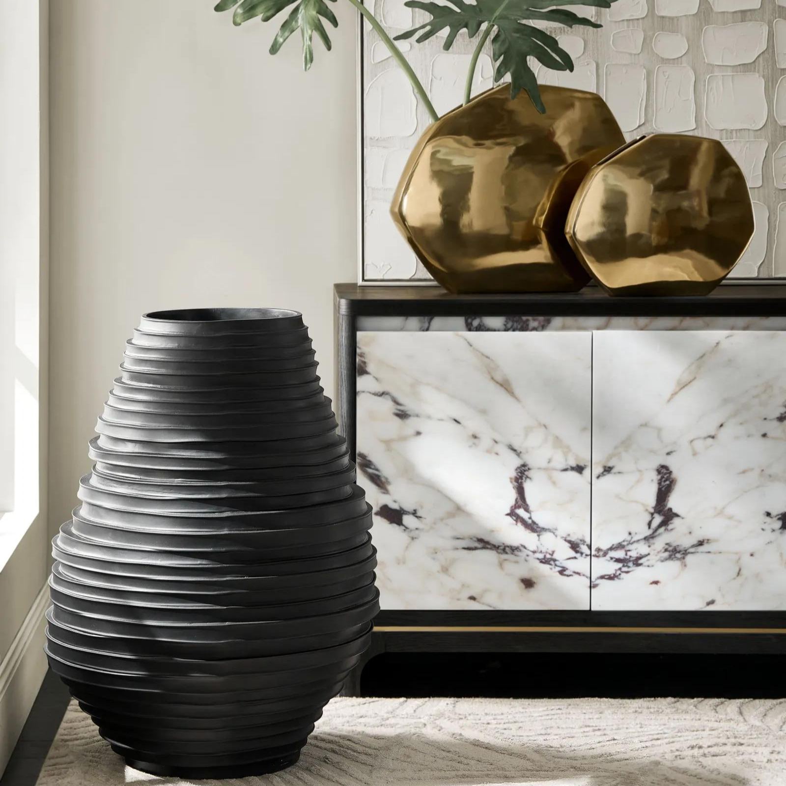 Vanta Sideboard