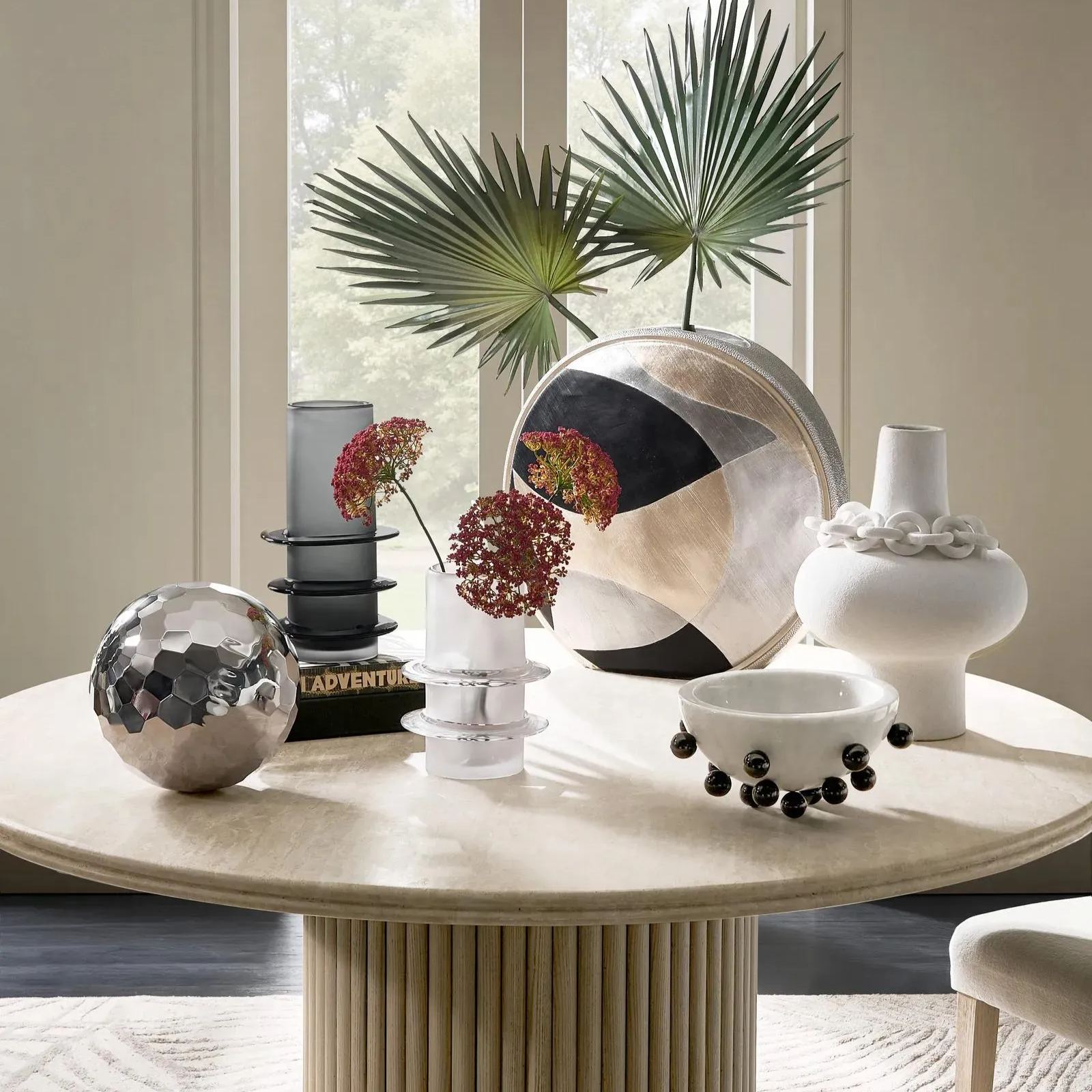 Daria Vase