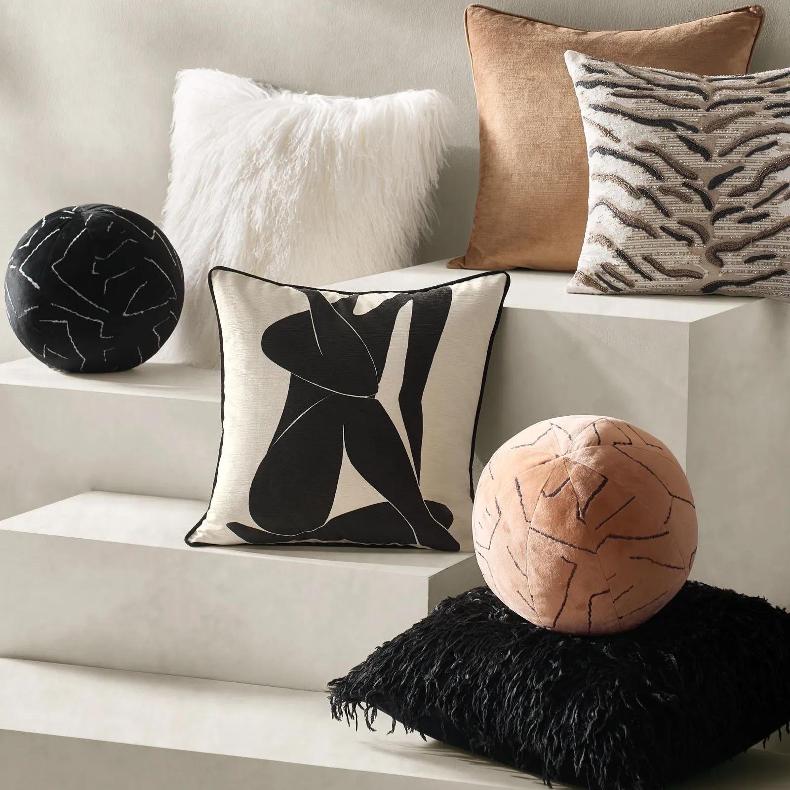 Femi Velvet Pillow 20"