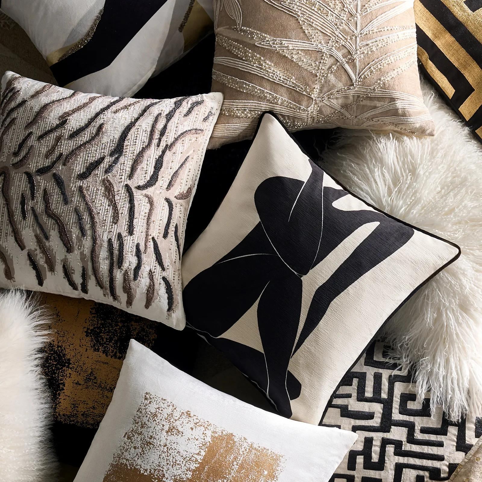 Femi Velvet Pillow 20"