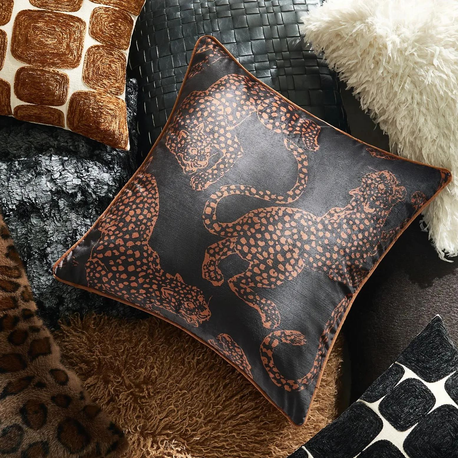 Leopardi Dual Side Pillow 22"- Black/Rust