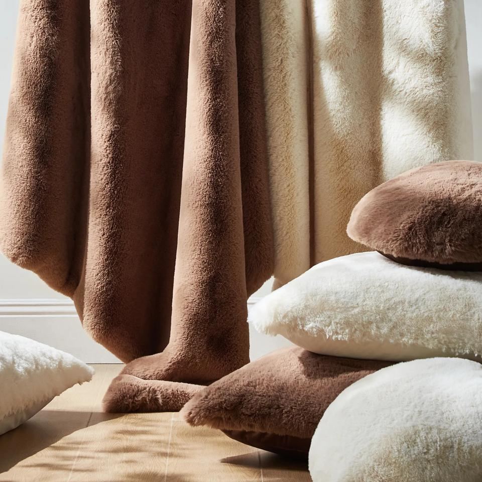 Shay Faux Fur Floor Pillow 30" - Ivory