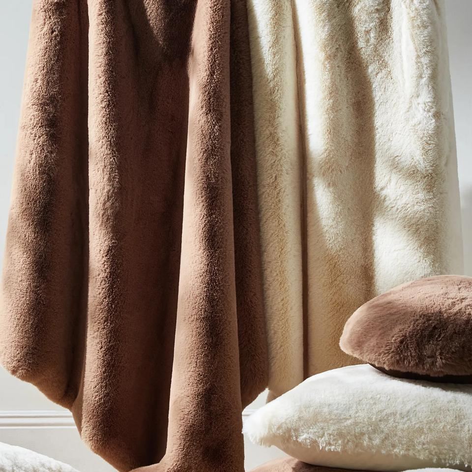 Shay Faux Fur Throw 50" X 60" - Ivory