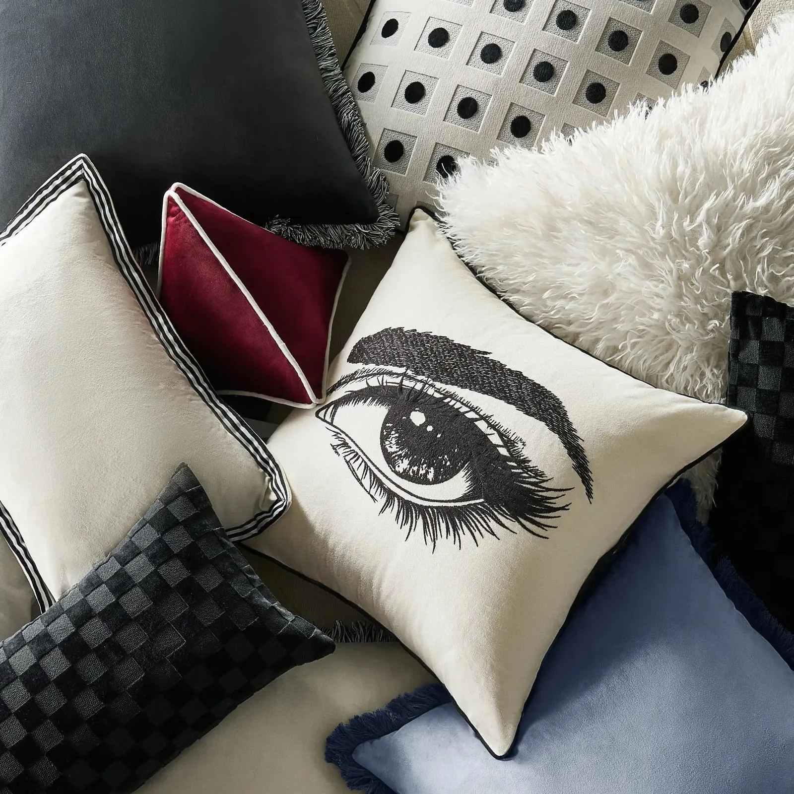 Geo Dot Pillow 22" - White/Black