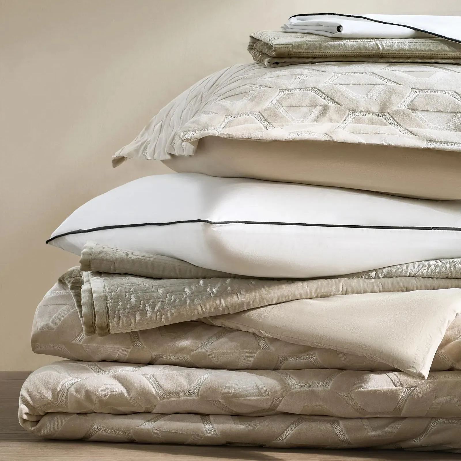Cielo Cut Velvet Bedding Set - Alabaster