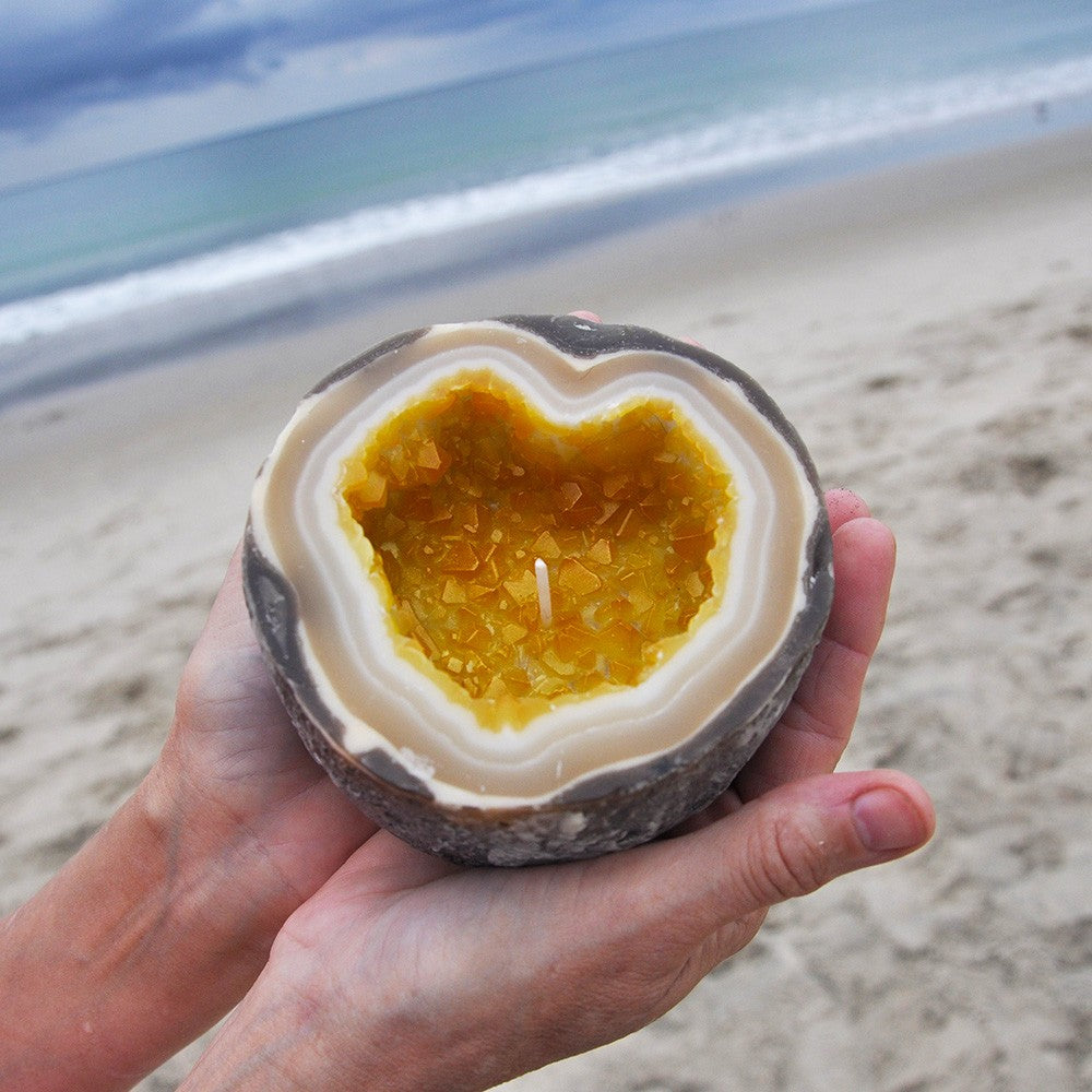🔥$9.99 On Sale Today Only🕯🕯Handmade Crystal Geode Candle