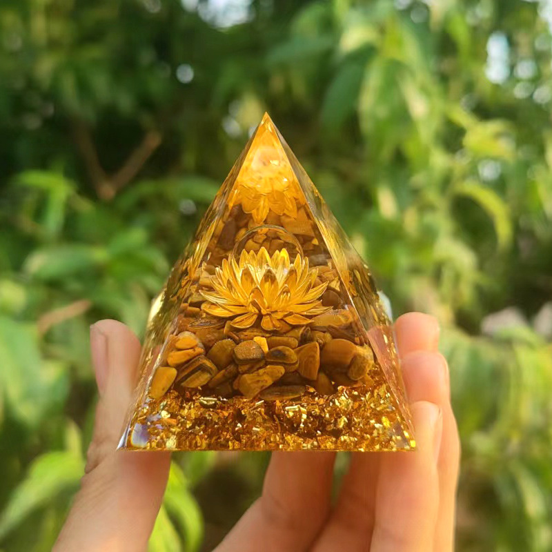 Glimmer Crystal Pyramid Energy Generator