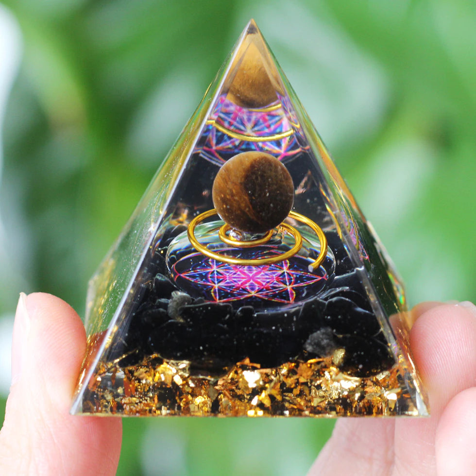 PyraPrism with Base Light