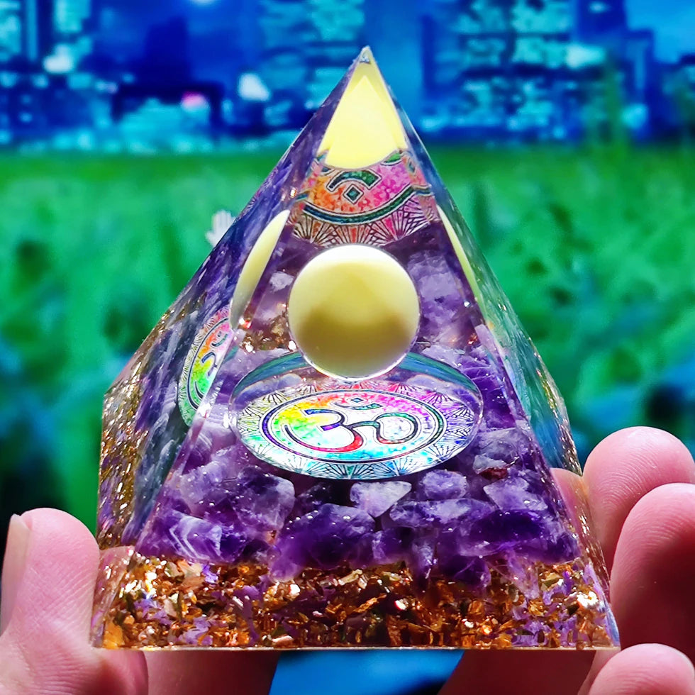 PyraPrism with Base Light