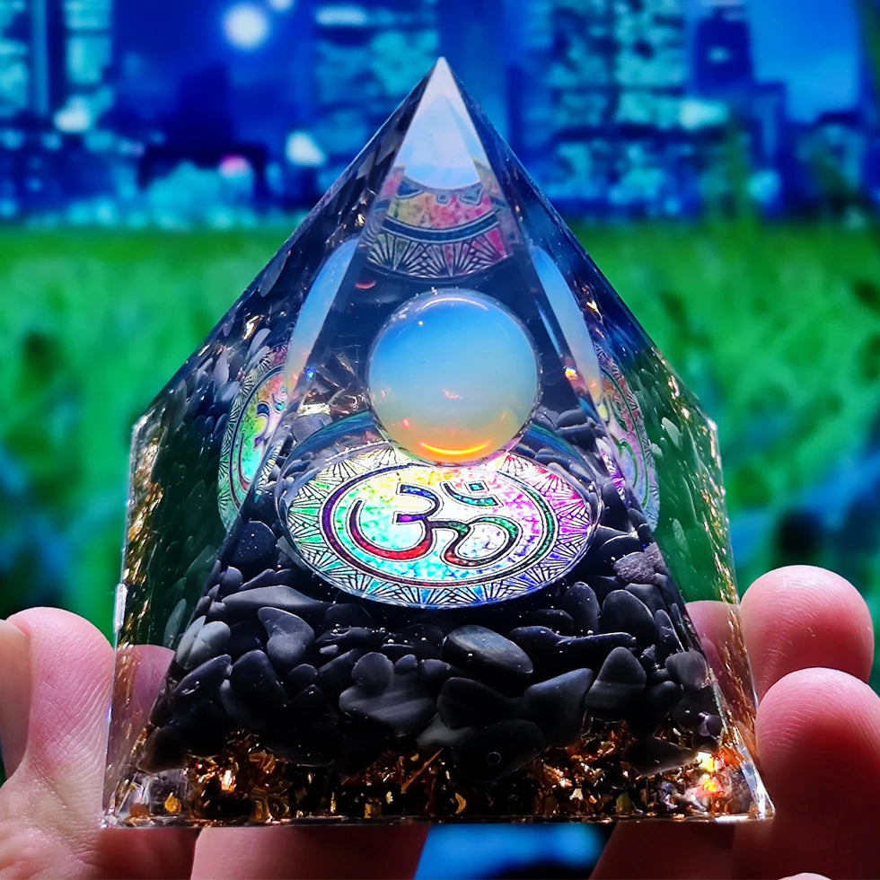 PyraPrism with Base Light
