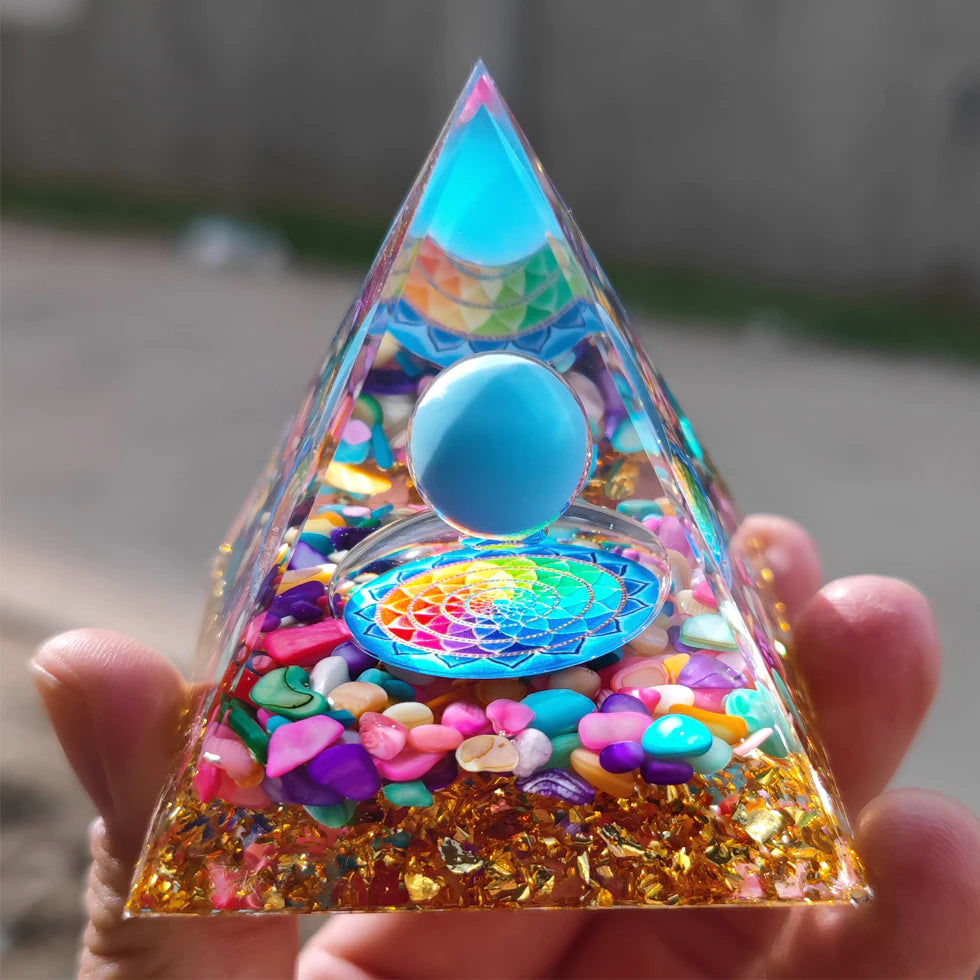 PyraPrism with Base Light