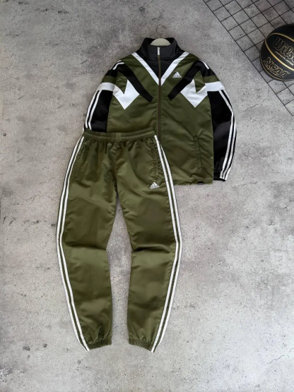 Ad men's sports outfit