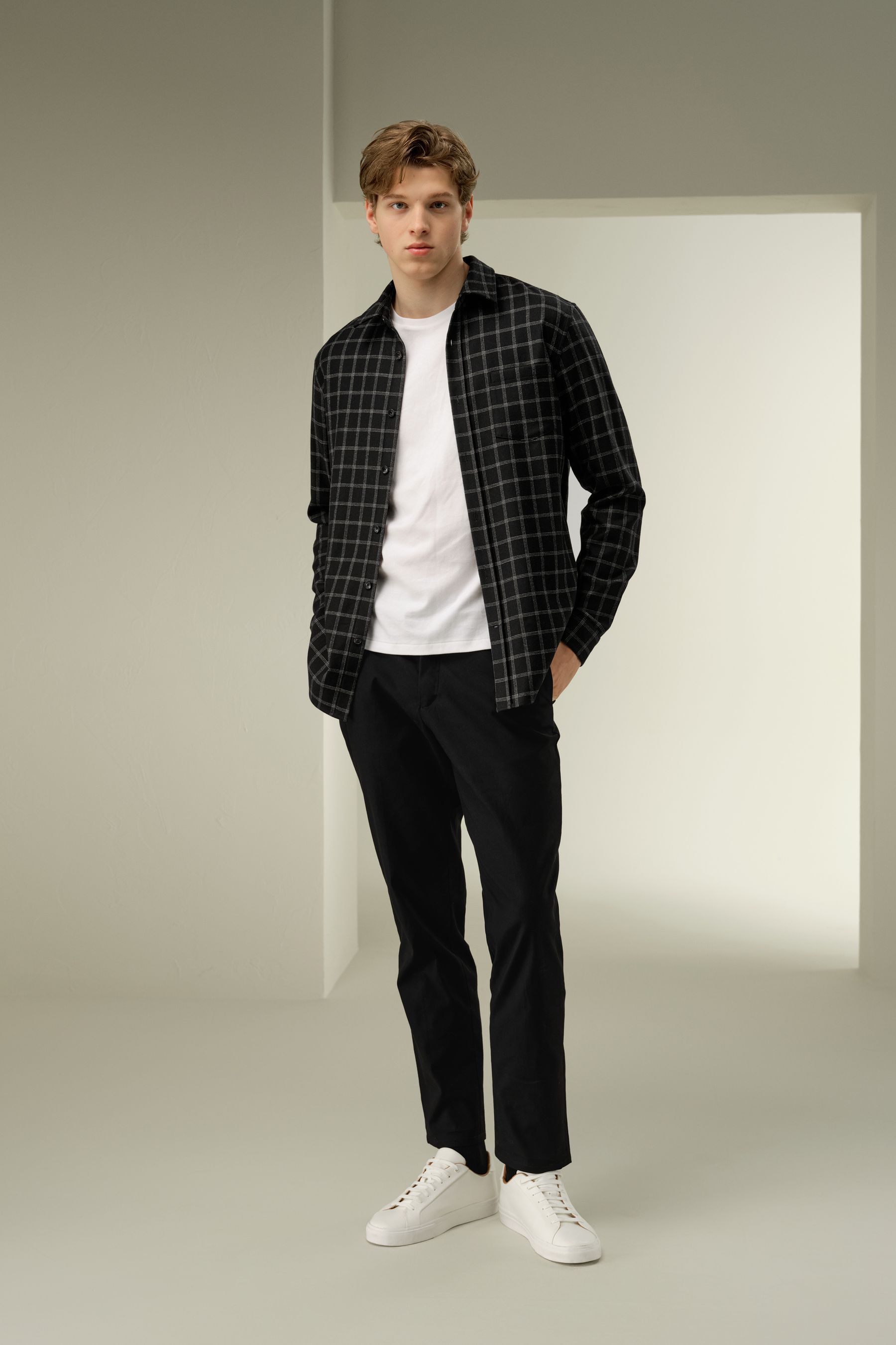 #color_黑底细白格