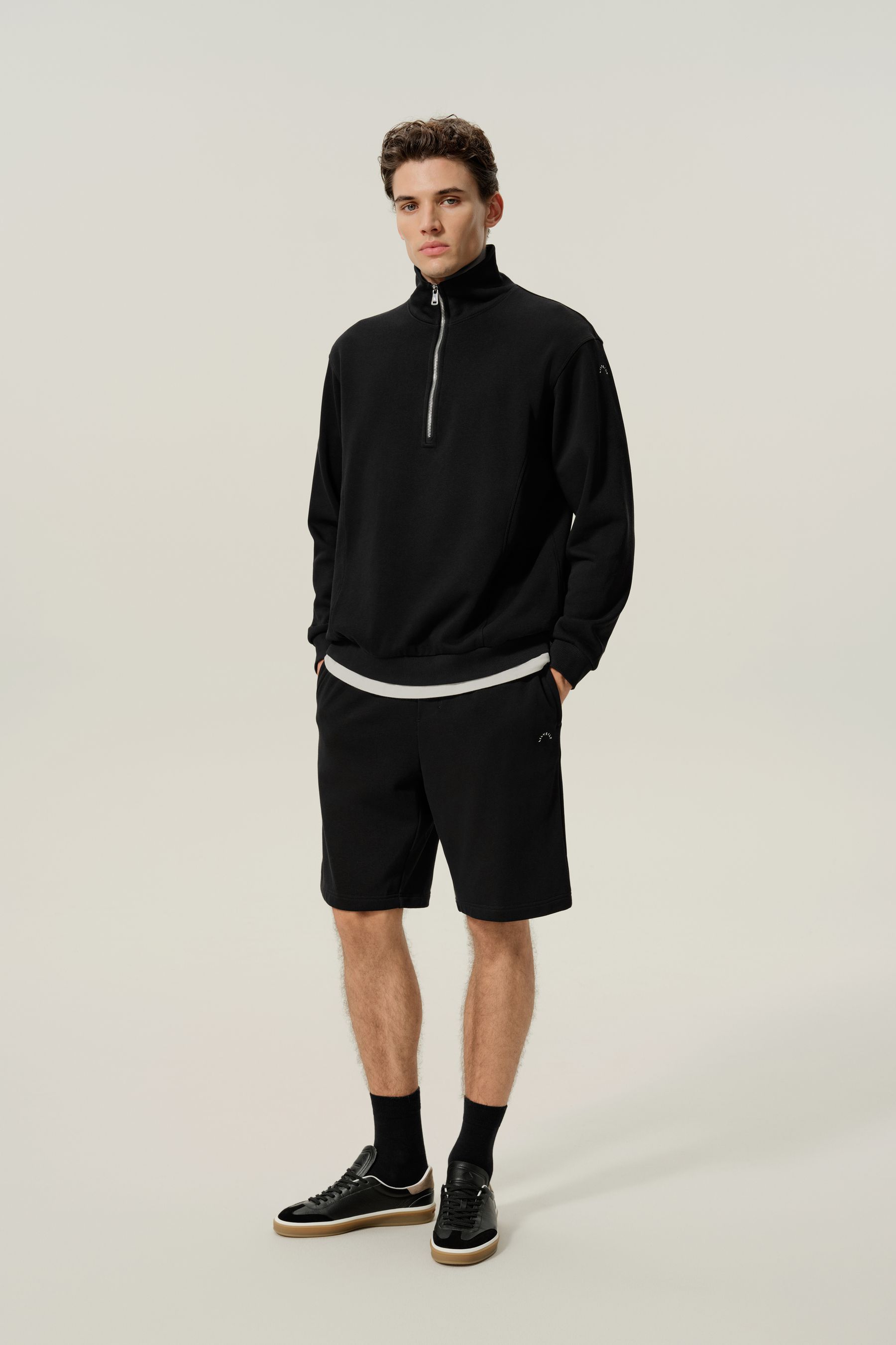 #color_黑色（面）&黑色（口袋）