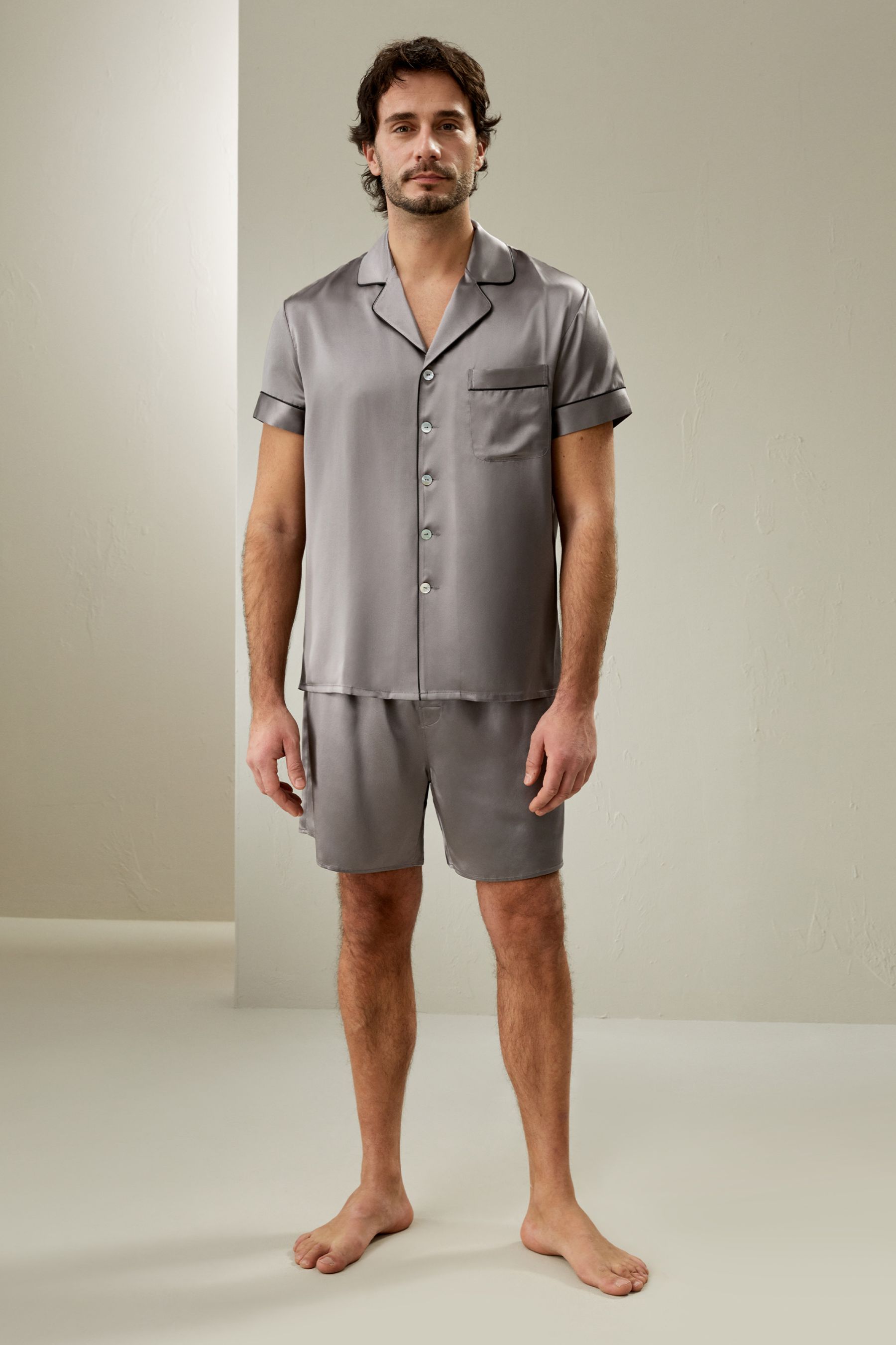 #color_深灰撞黑色嵌条