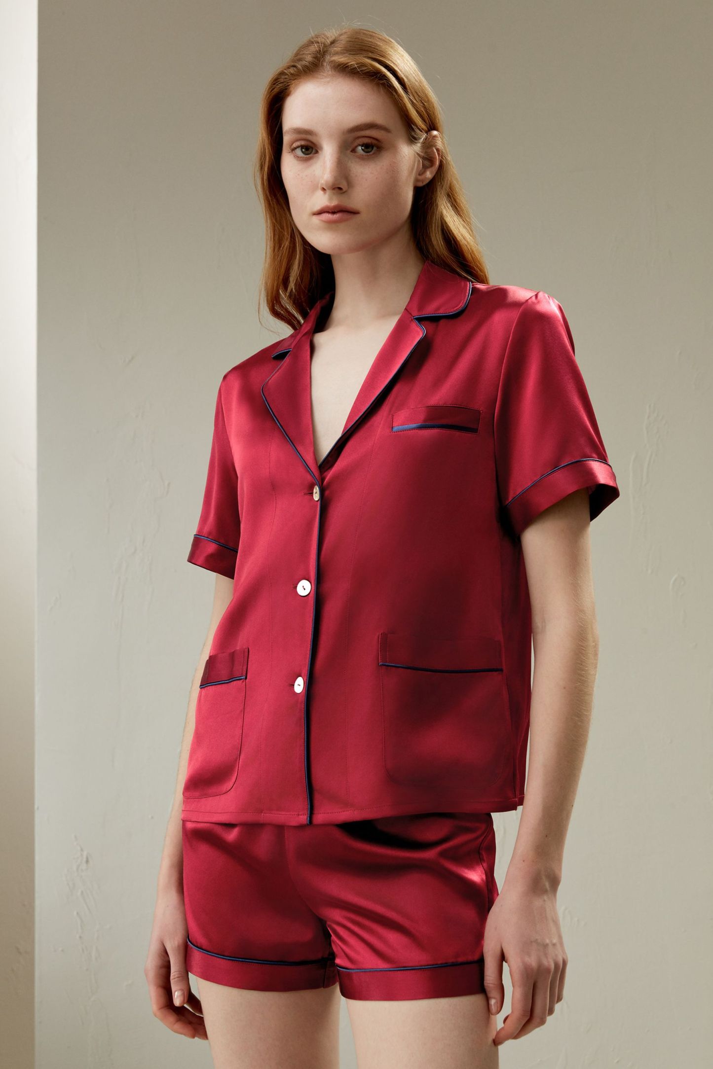 #color_酒红撞深蓝嵌条