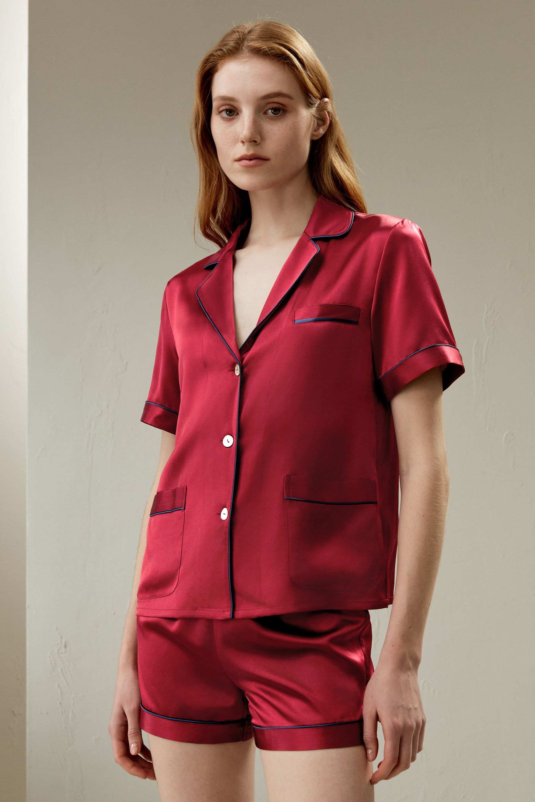 #color_酒红撞深蓝嵌条