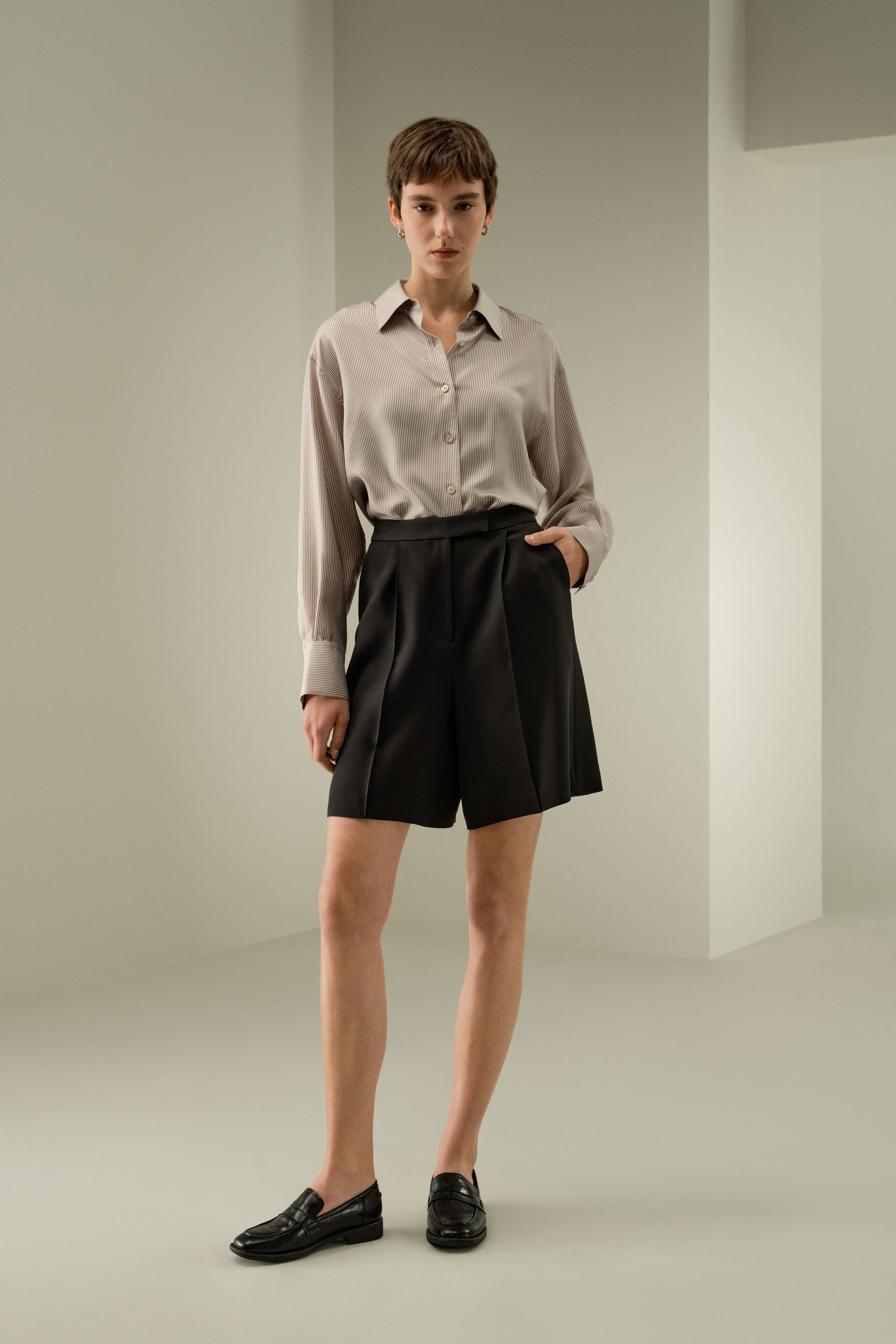 #color_黑色（面）&黑色（里）