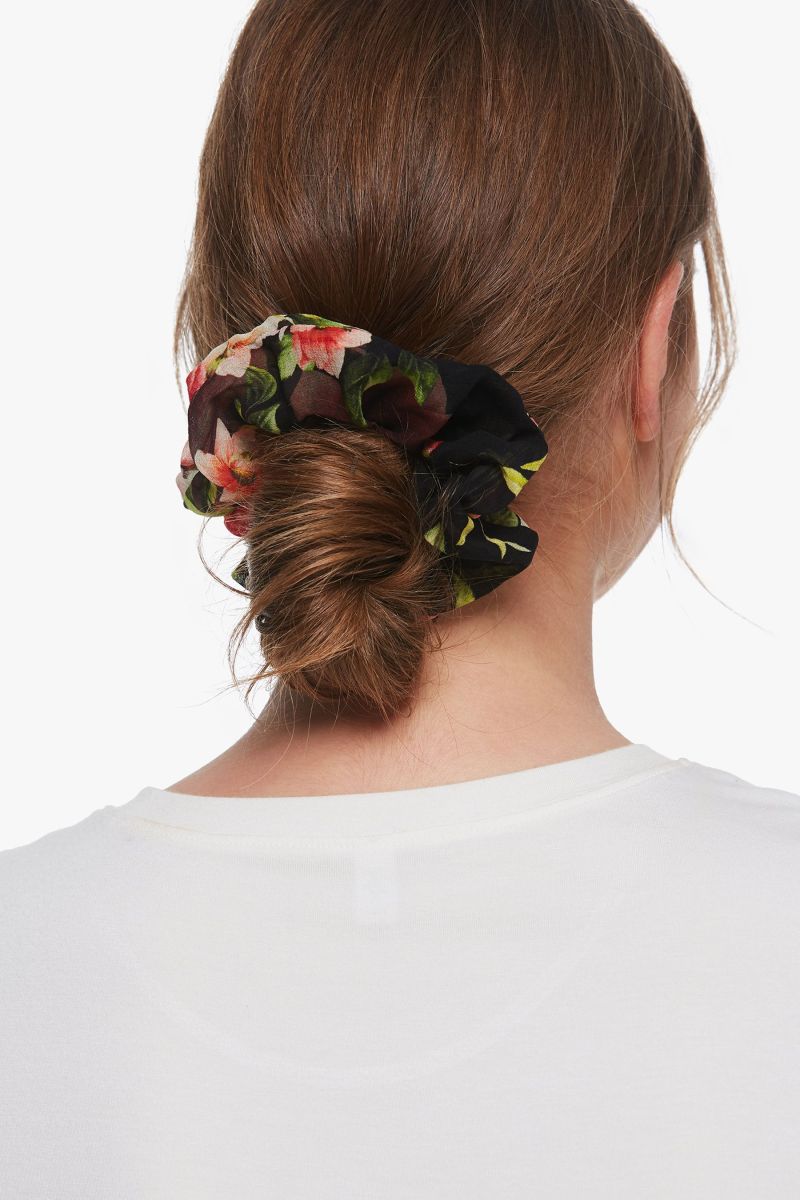 #color_Multi Blumen auf Schwarz