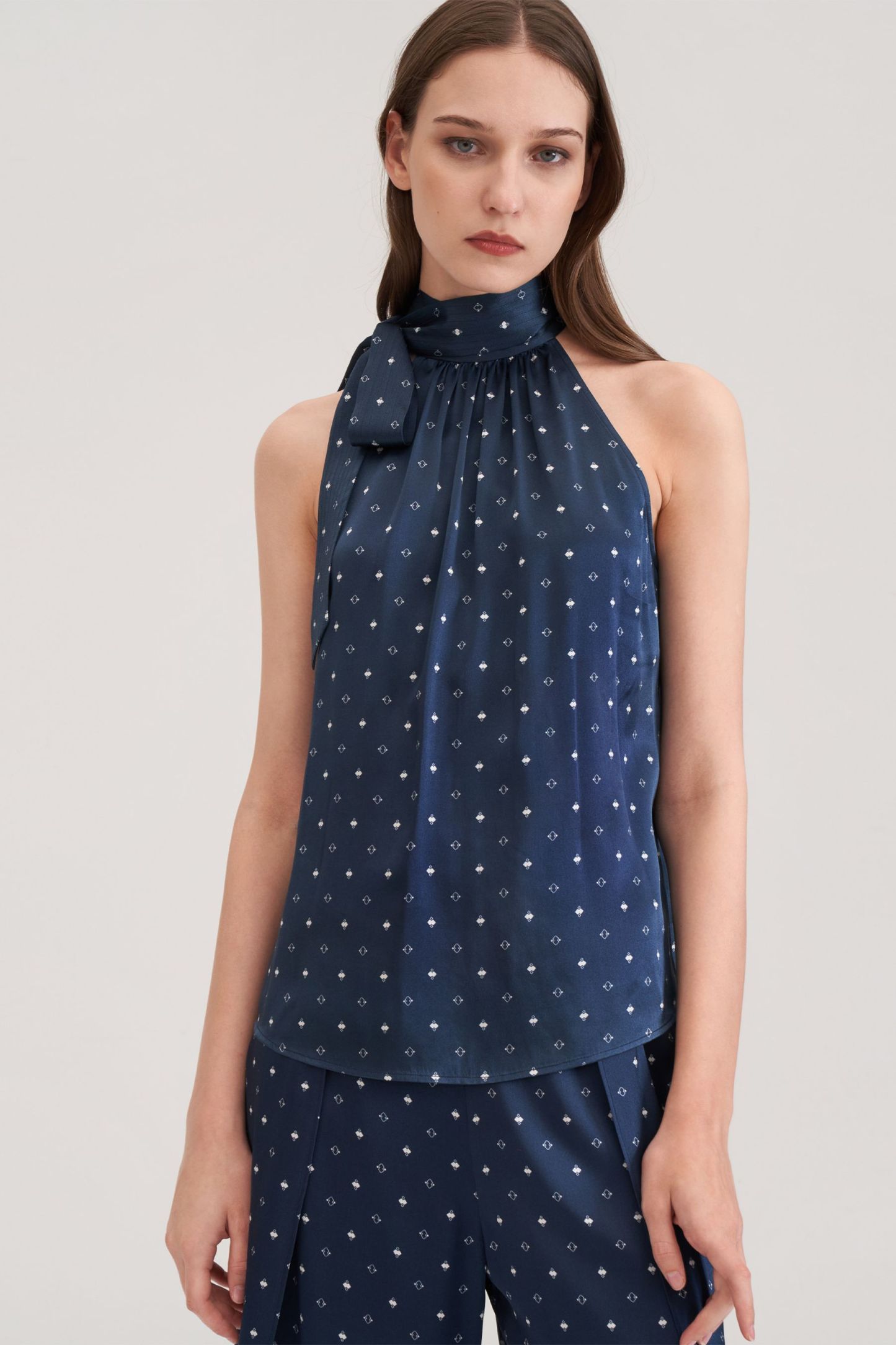 #color_Weiße Diamanten in Blau