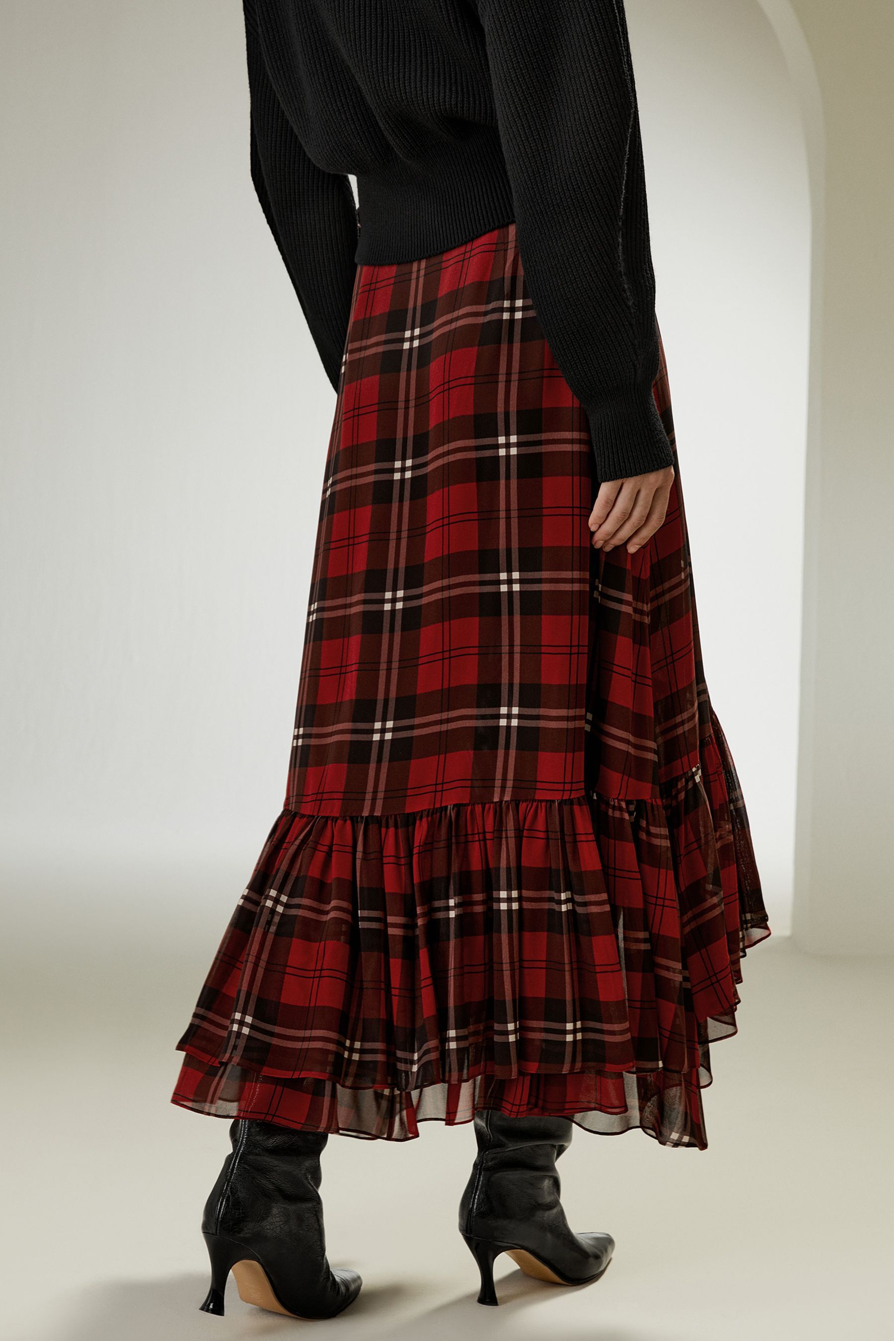 #color_Schwarzes und rotes Quadrat