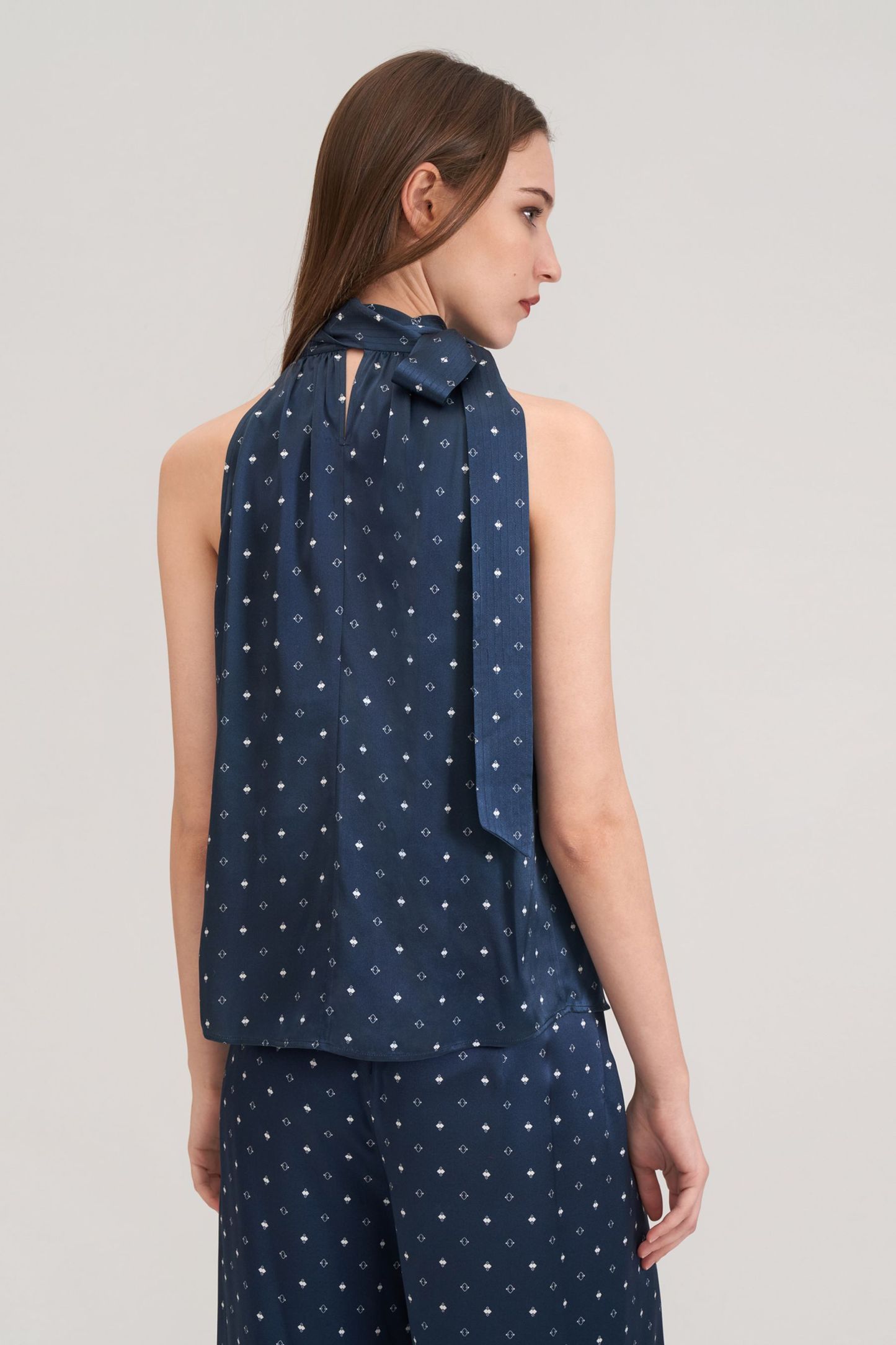 #color_Weiße Diamanten in Blau