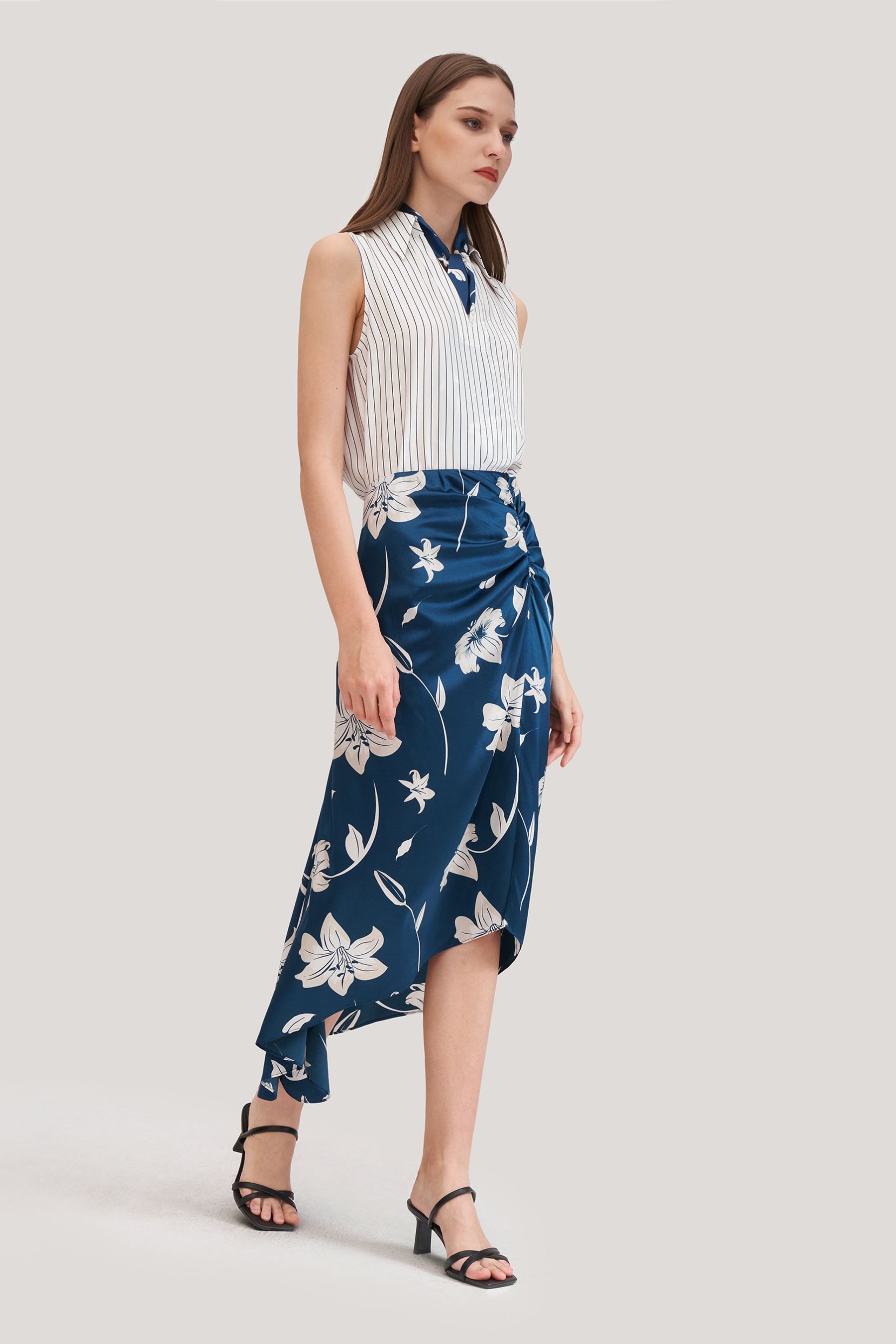 #color_Marineblaue Nadelstreifen