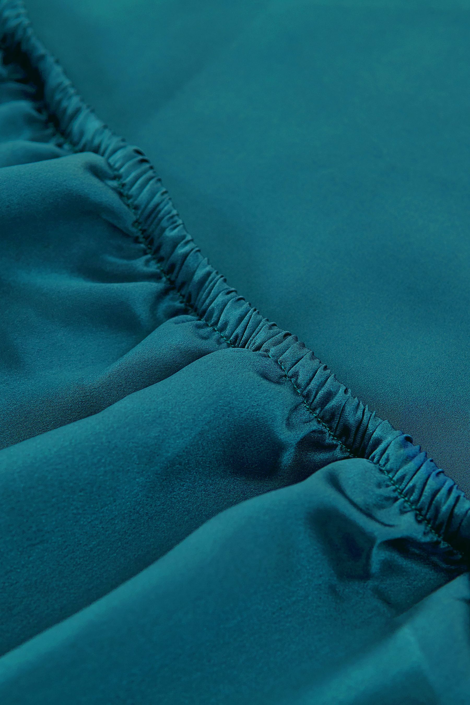 #color_Dunkeltürkis