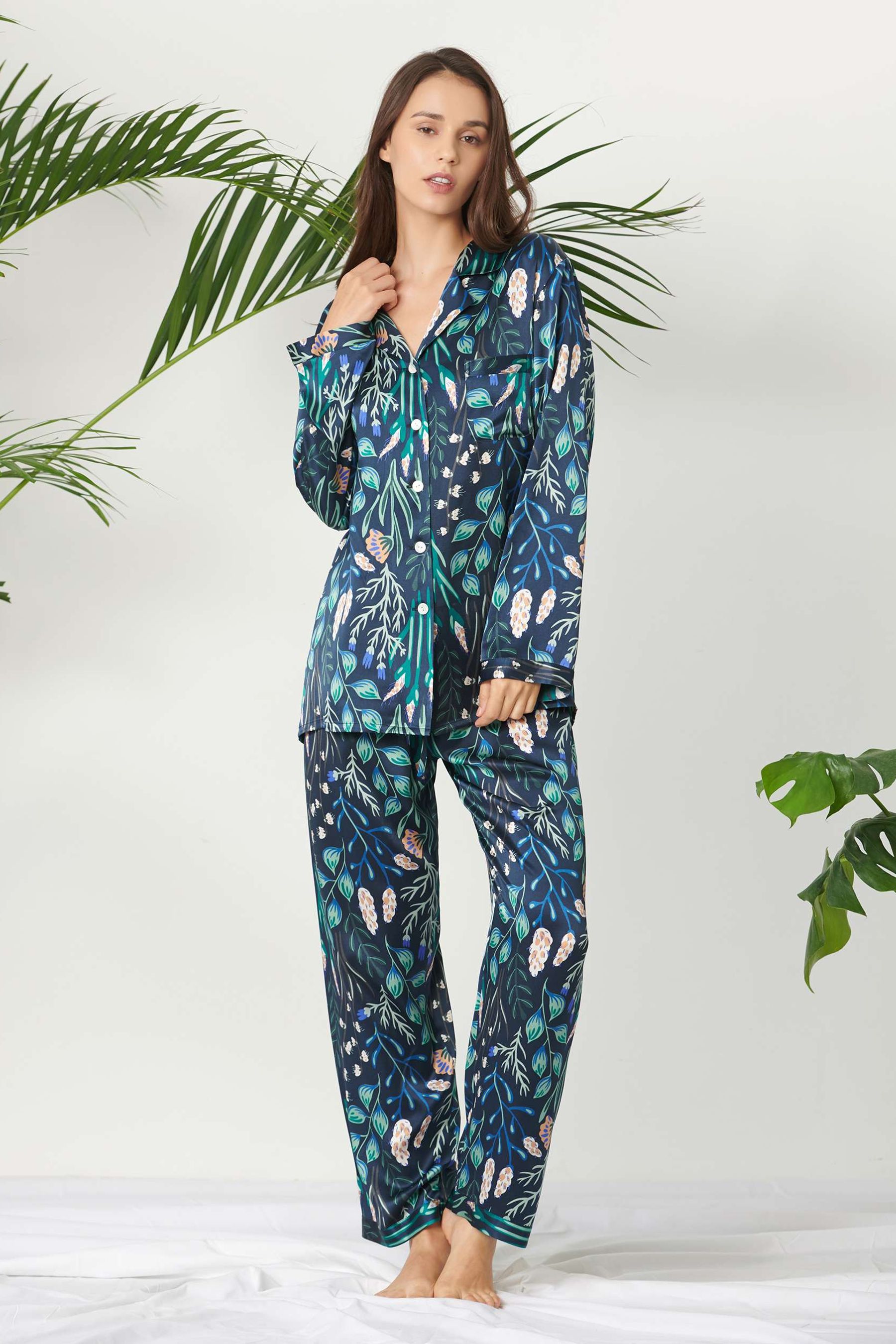 #color_Weiße Blume mit Blau