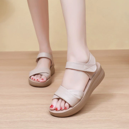 "Super light and not tiring" versatile and fashionable genuine leather sandals