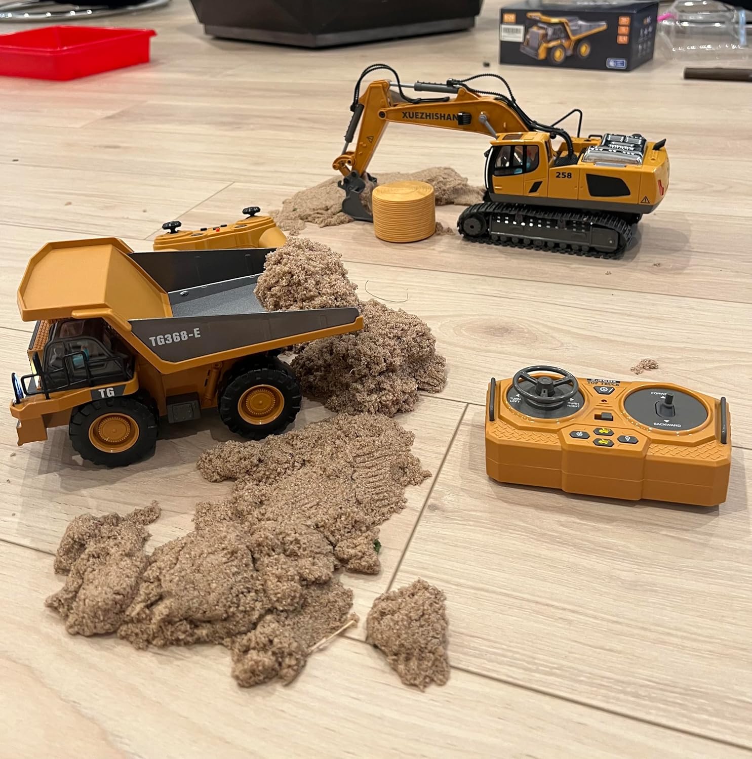 Metal RC Bulldozer Toy for Kids | 9-Channel Remote Control Track-Type Tractor with Lights & Sounds, Realistic Construction Vehicle Toy for Boys Ages 3-12, Rechargeable Gift for Birthday 2026