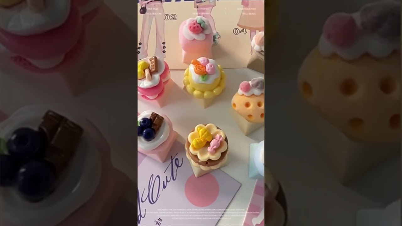 KeycapGuru Strawberry Cake Artisan Keycap