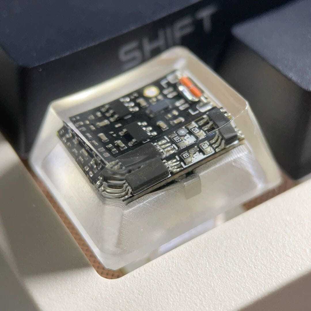 KeycapGuru Circuit Board Translucent Resin Artisan Keycap - Black, OEM R1, 1.25U