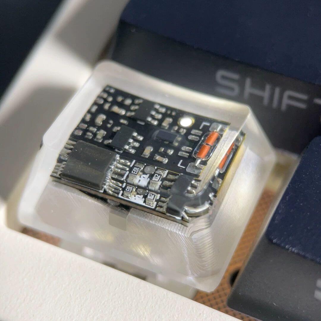 KeycapGuru Circuit Board Translucent Resin Artisan Keycap - Black, OEM R1, 1.25U