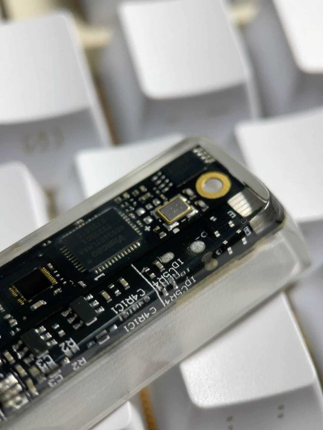 KeycapGuru Circuit Board Translucent Resin Artisan Keycap - Black, OEM R1, 2.75U