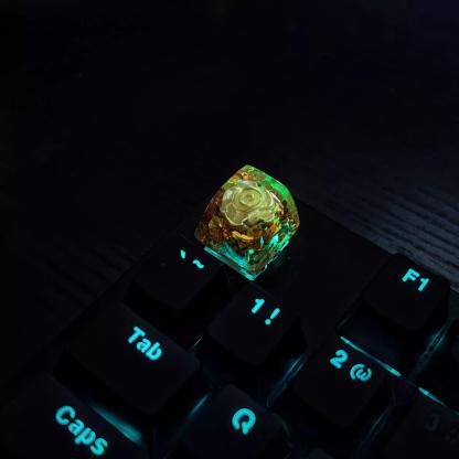 KeycapGuru Golden Rose Resin Artisan Keycap - OEM R4