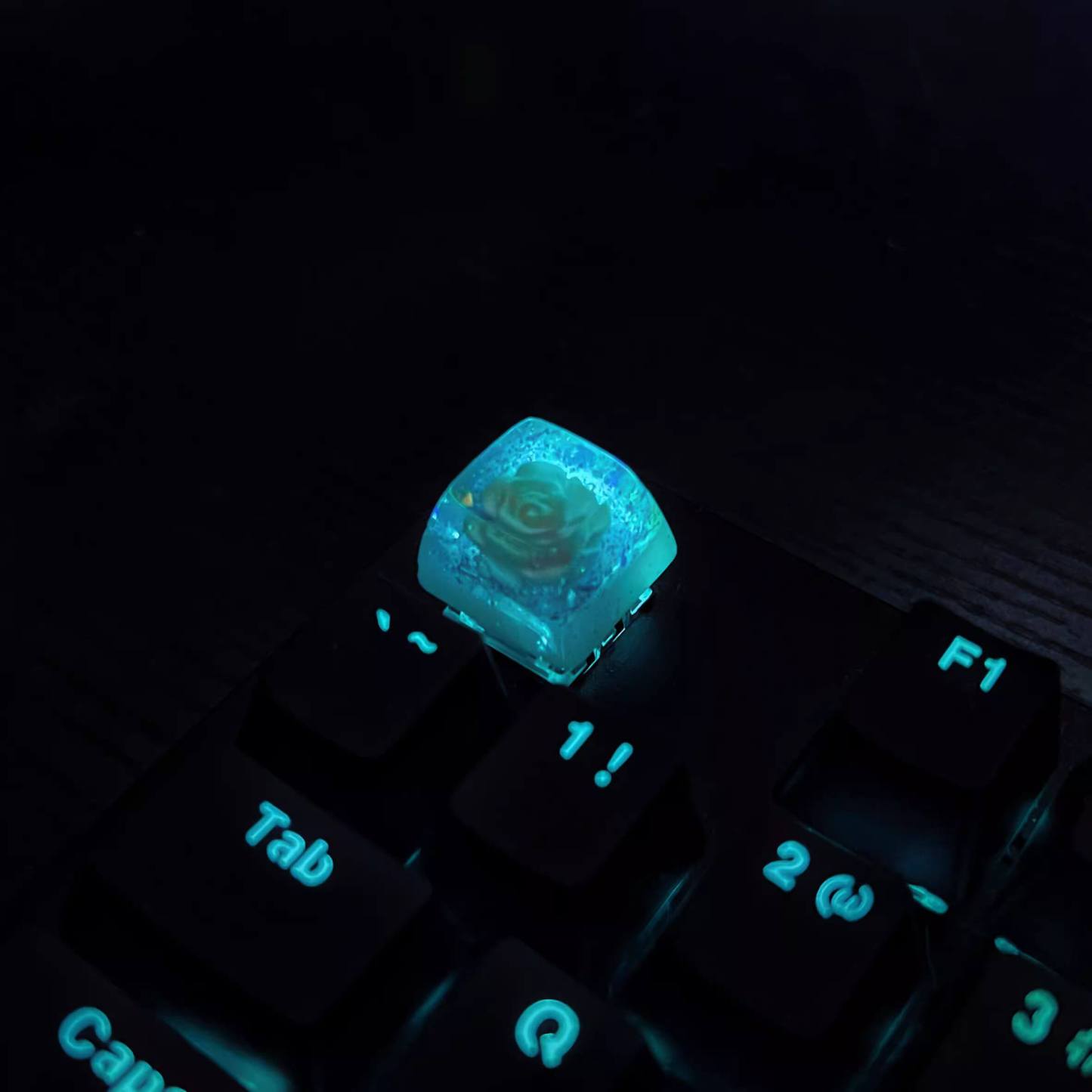 KeycapGuru Icy Rose Resin Artisan Keycap - OEM R4