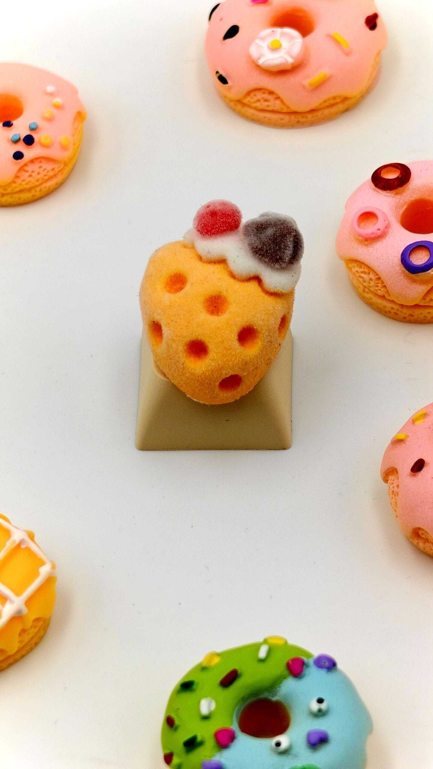 KeycapGuru Strawberry Cake Artisan Keycap