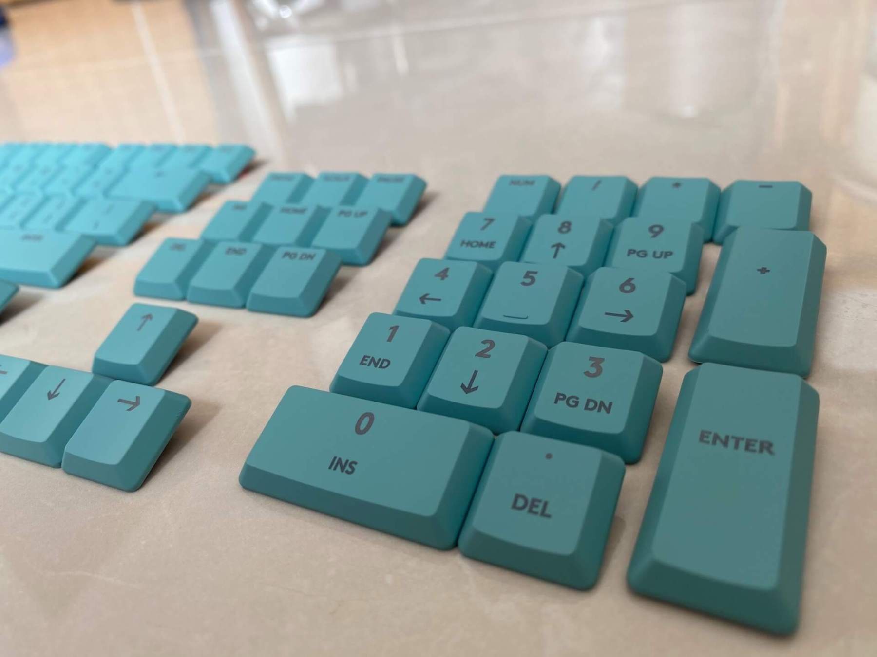 Logitech G915 Keycaps Replacement Keycap Set - ABS / PBT / PC, ANSI / ISO