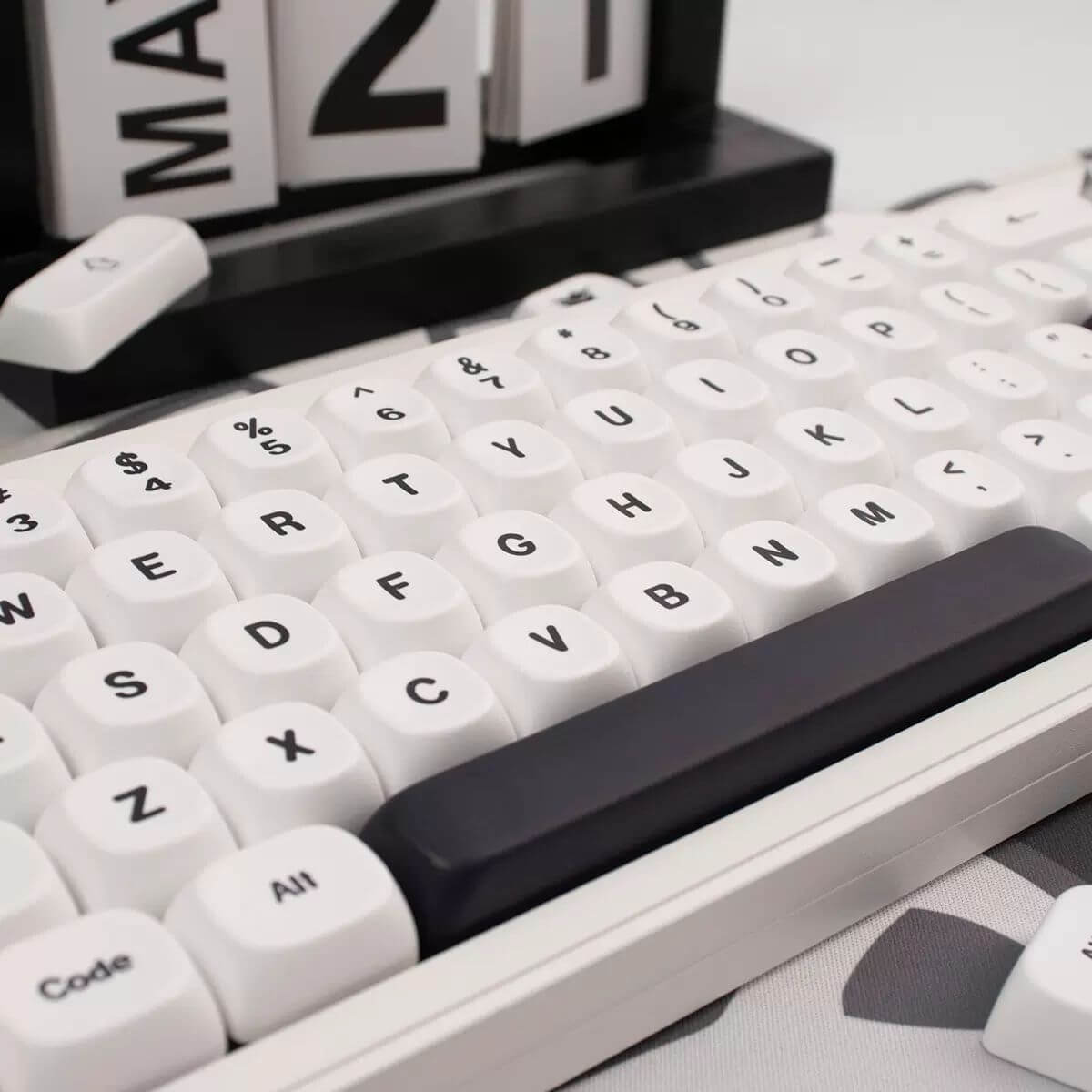 KeycapGuru Simplicity MOA Keycap Set - English, PBT, 144 Keys