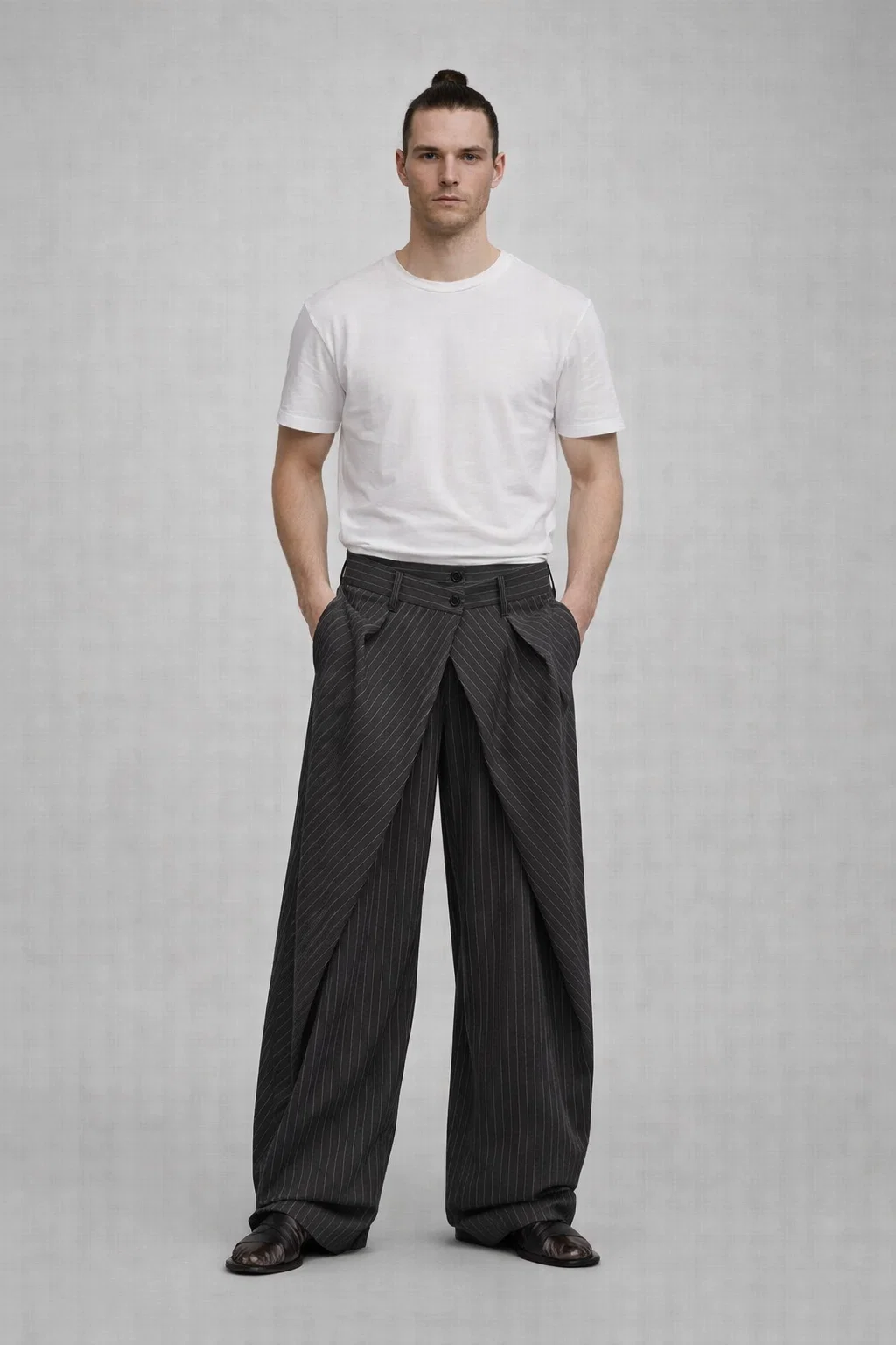 BARREL-SHAPED PLEATED PANTS