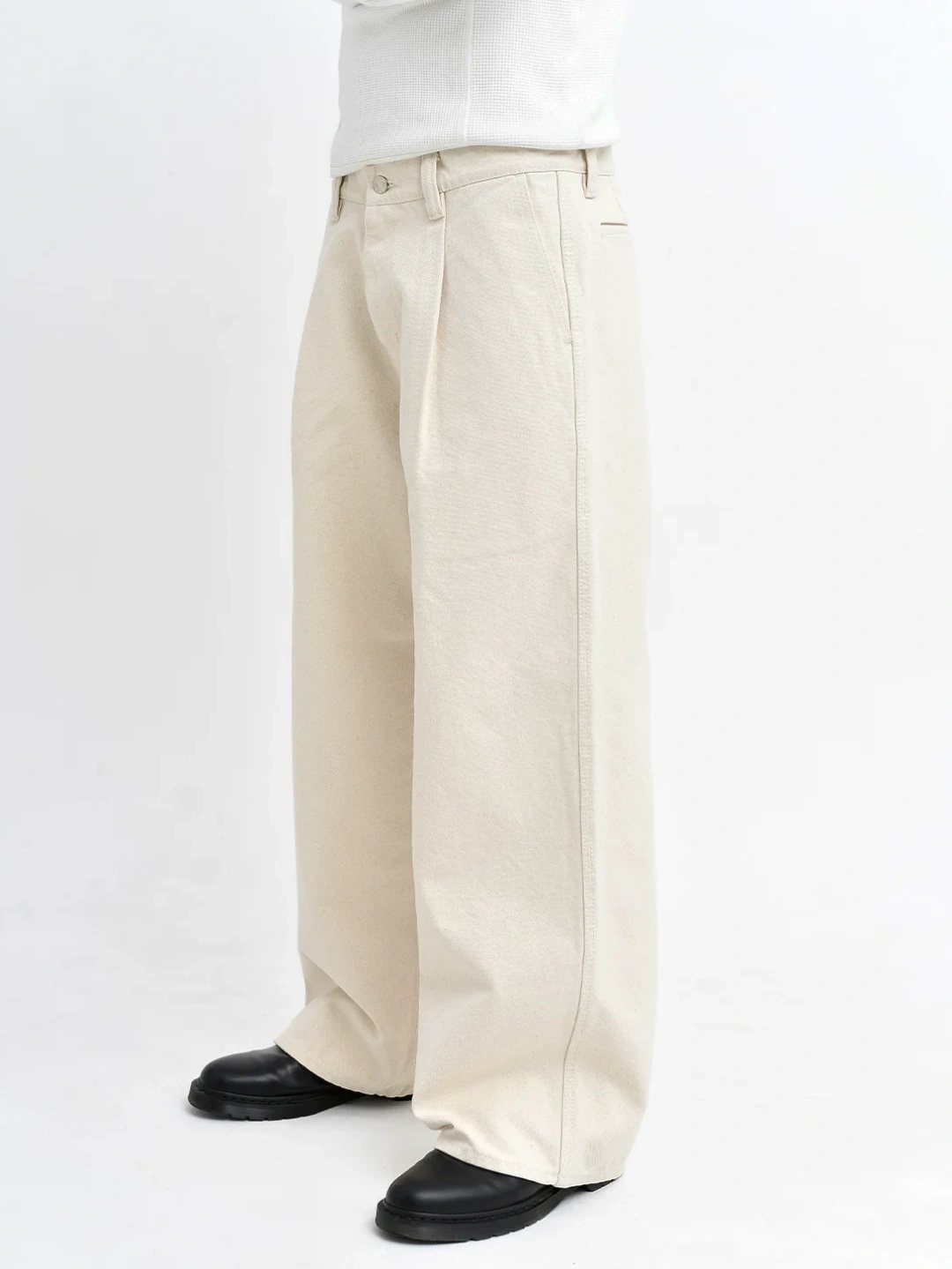 OKAYAMA PLEATED WIDE-LEG PANTS