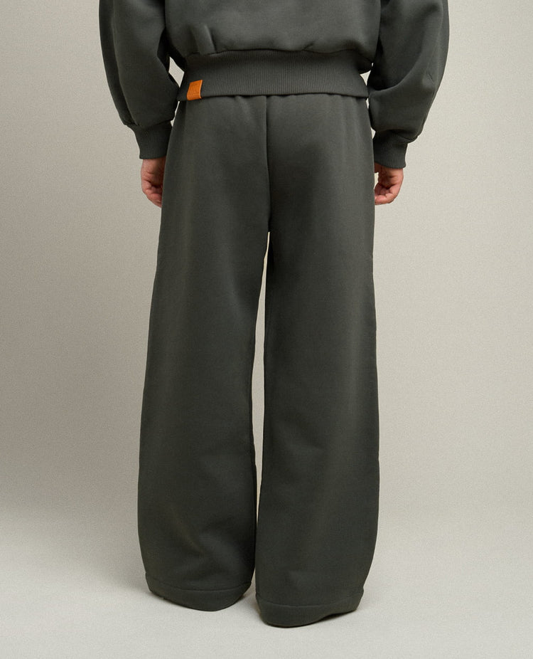 THE TRACKPANTS V4
