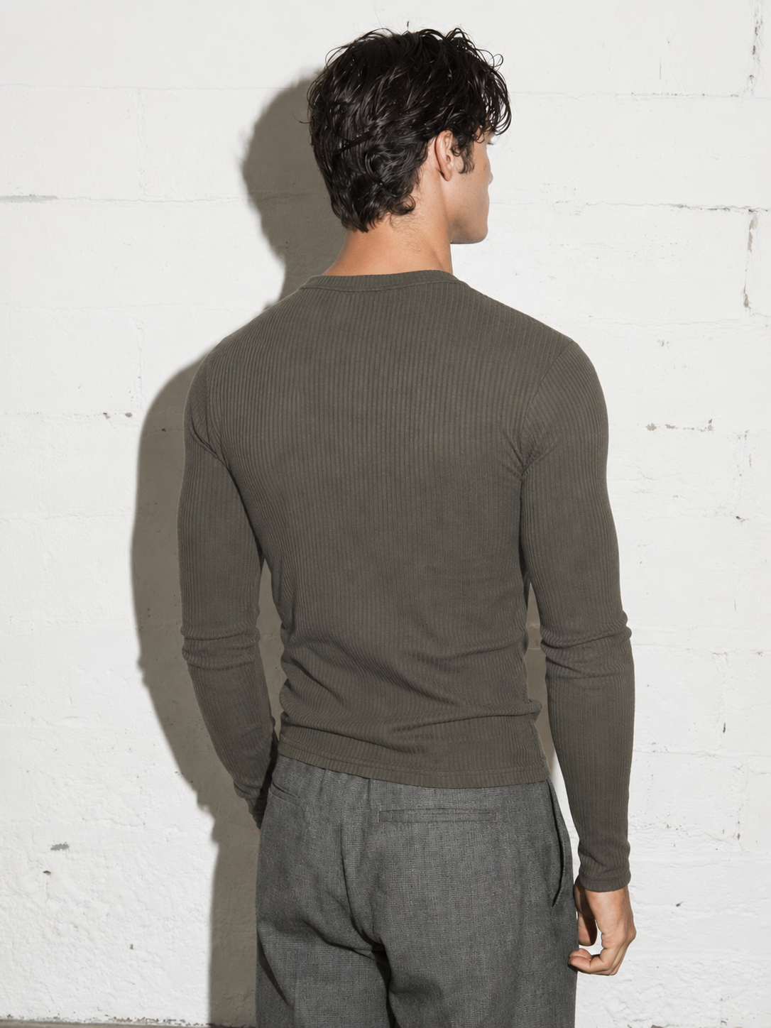 The Slim Crop Henley Longsleeve | White