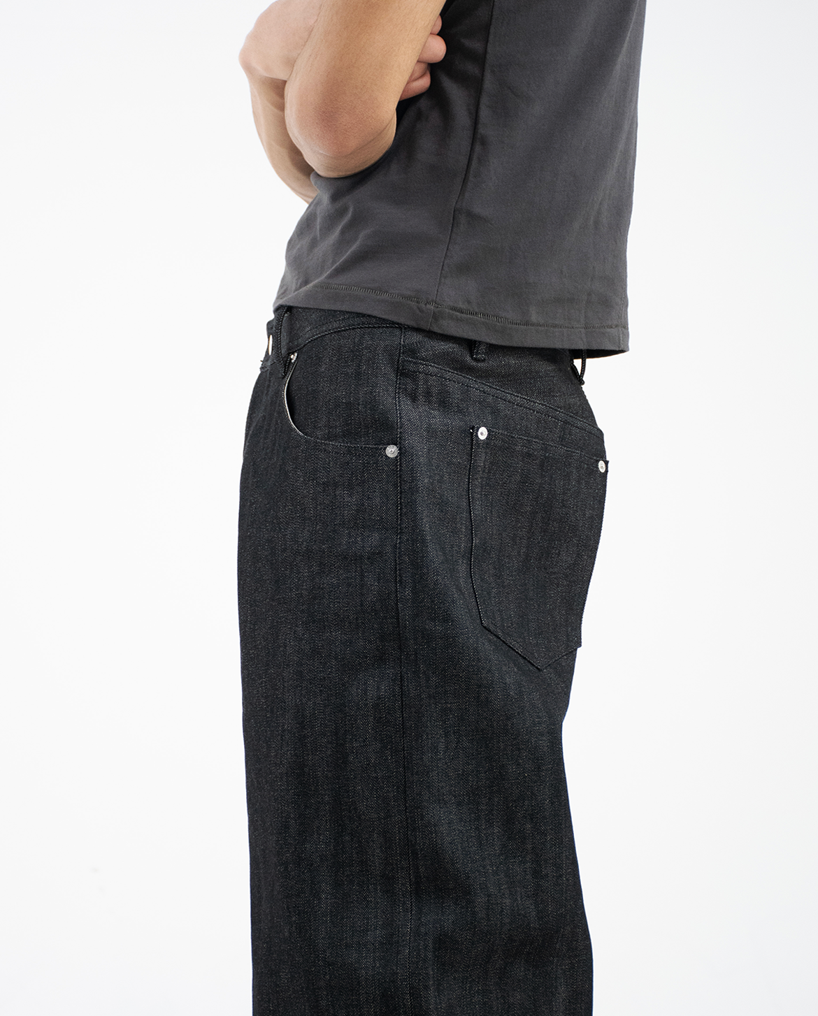 売れ済超高品質 Okayama Raw Selvedge Baggy Jeans -Indigo 【公式通販】